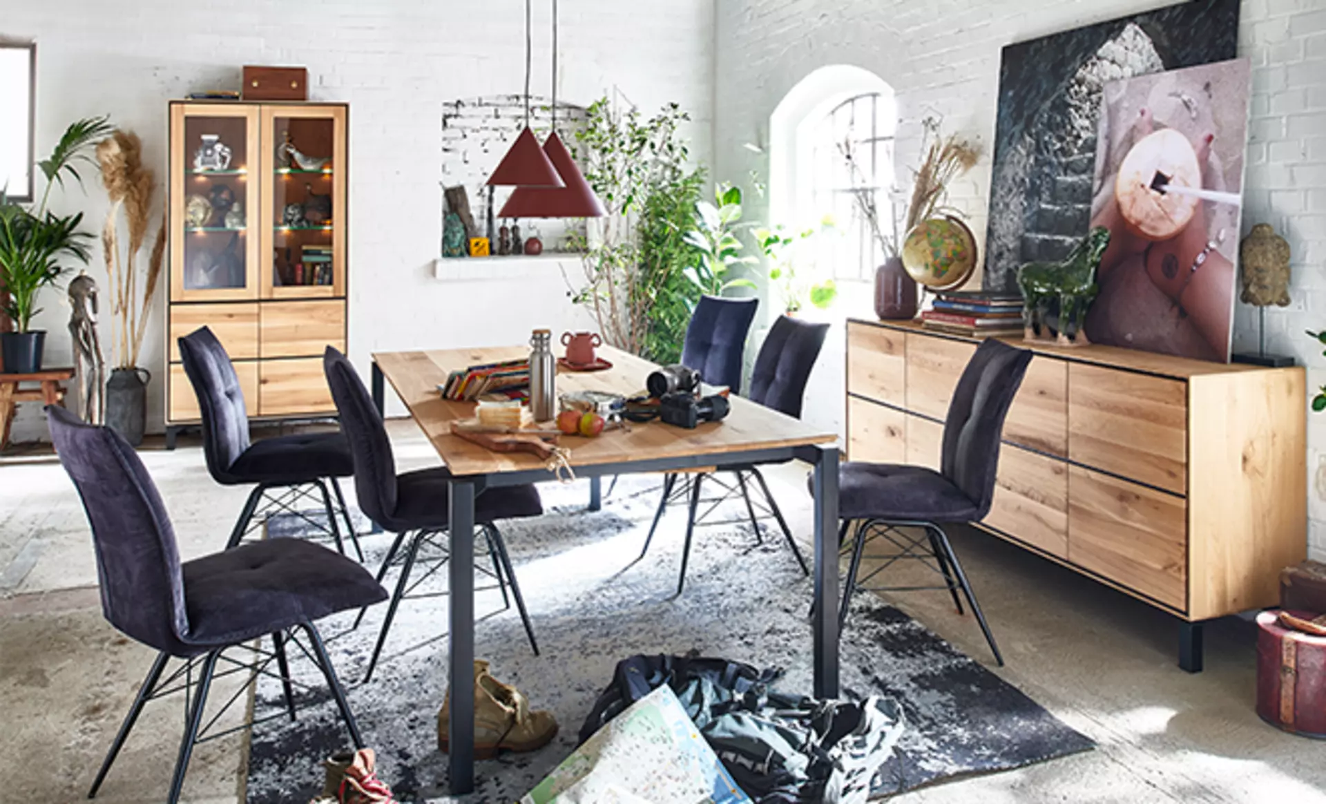 Bodahl bietet mit der Birmingham-Serie eine perfekt aufeinander abgestimmte Esszimmer-Kollektion an. Von Esszisch, über Vitrine, bis hin zum passenden Highboard