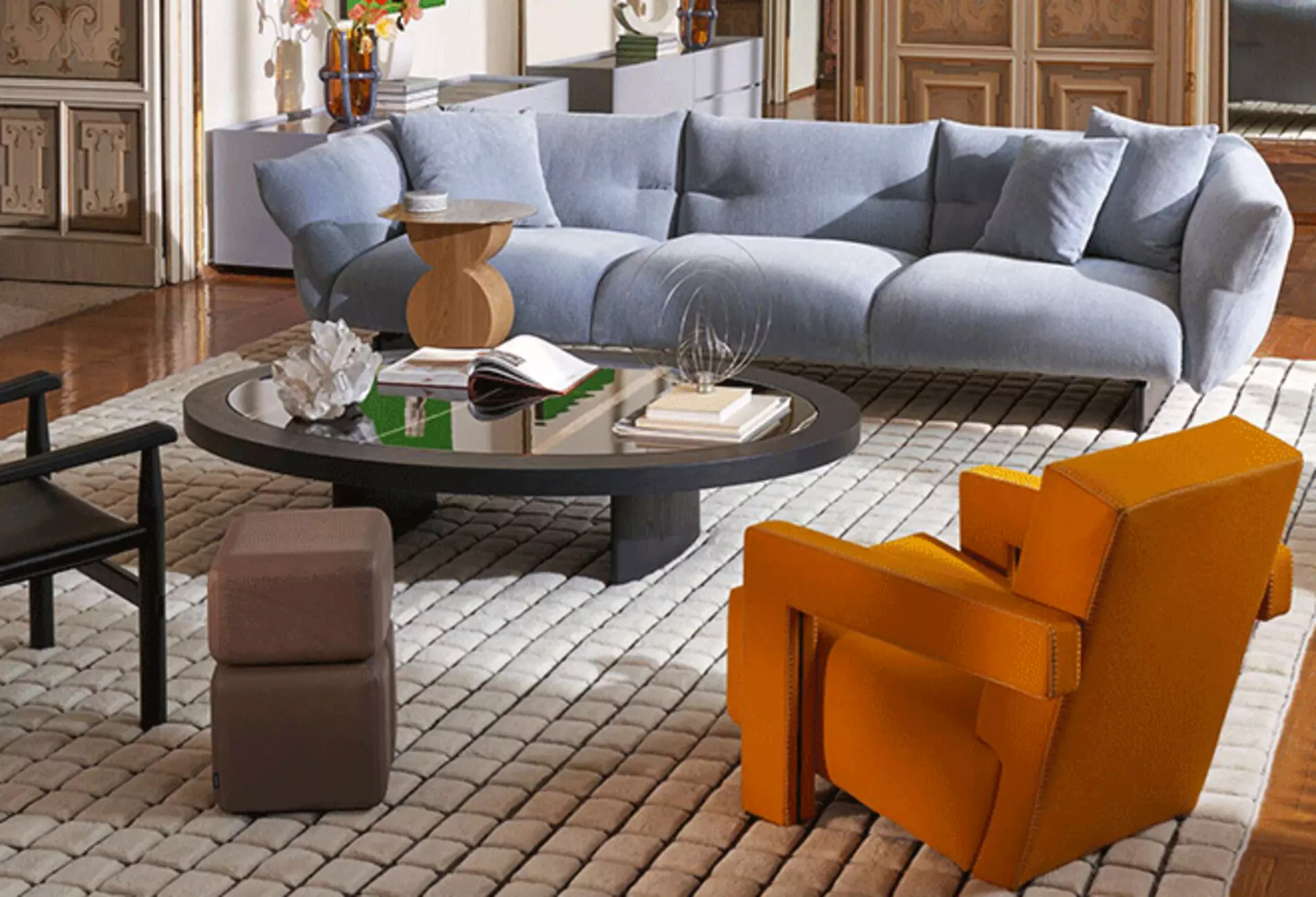 Cassina Designer Sofa Moncloud von Patricia Urquiola