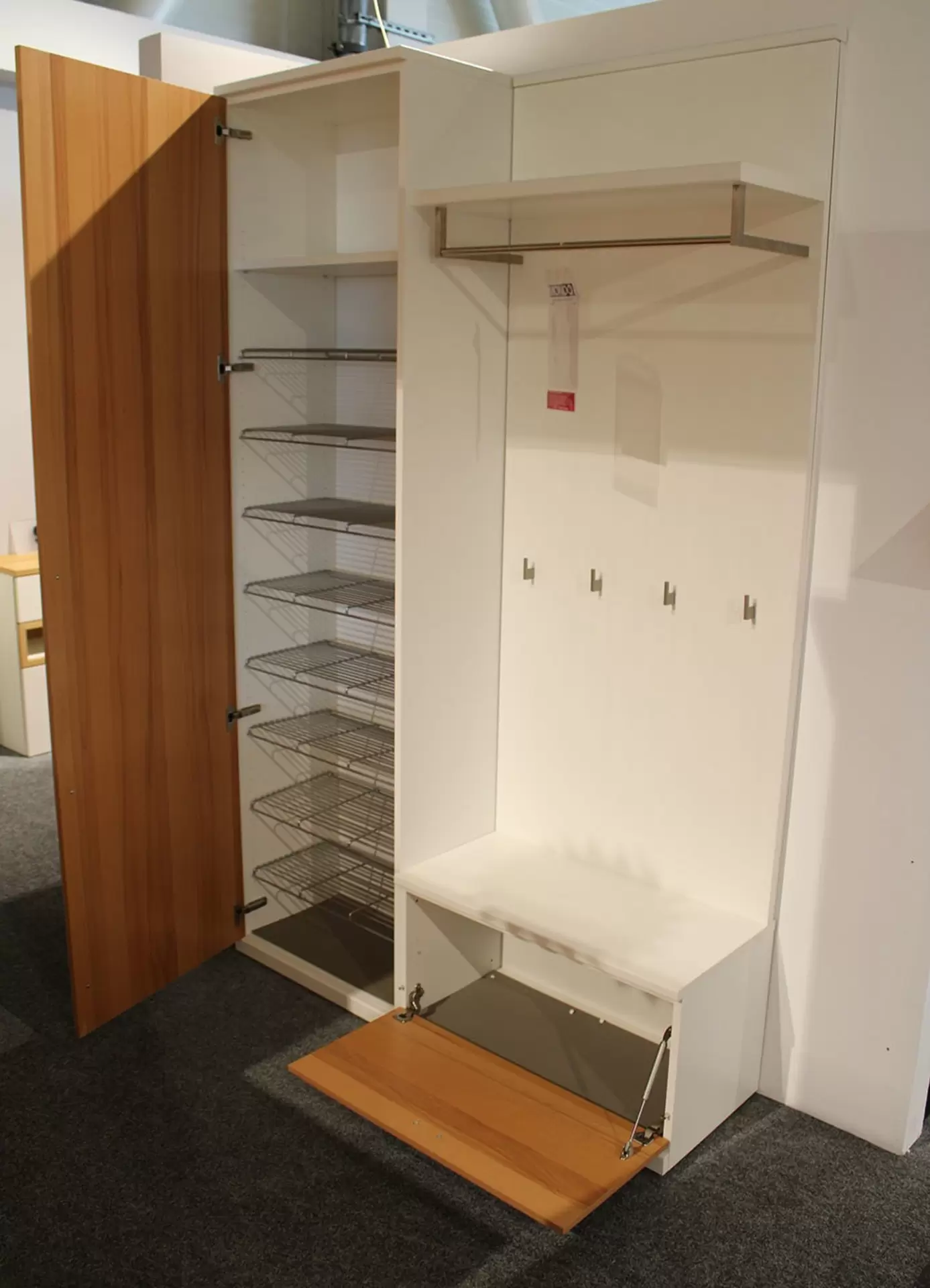 Garderobe AMERA MONDO