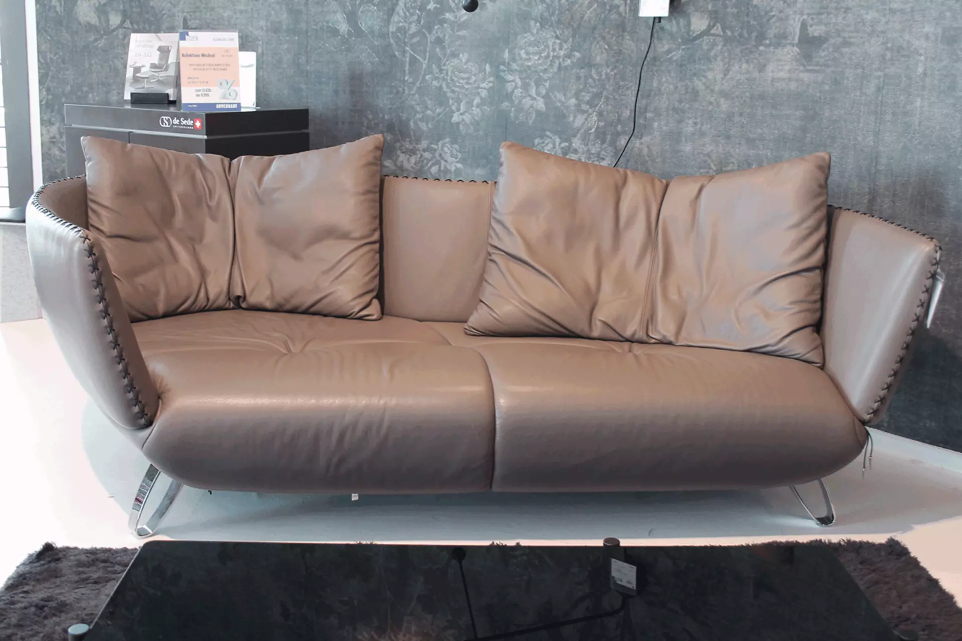 DS-102 Sofa