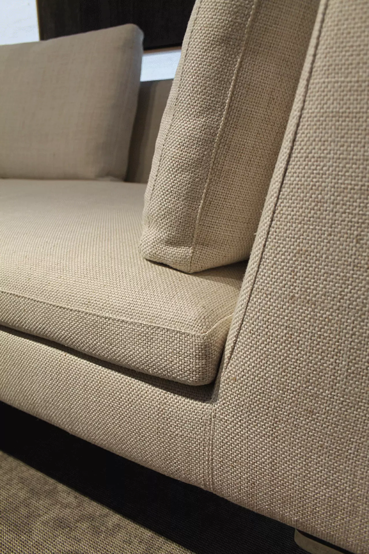 Der Bezug des Charles Sofa im Detail