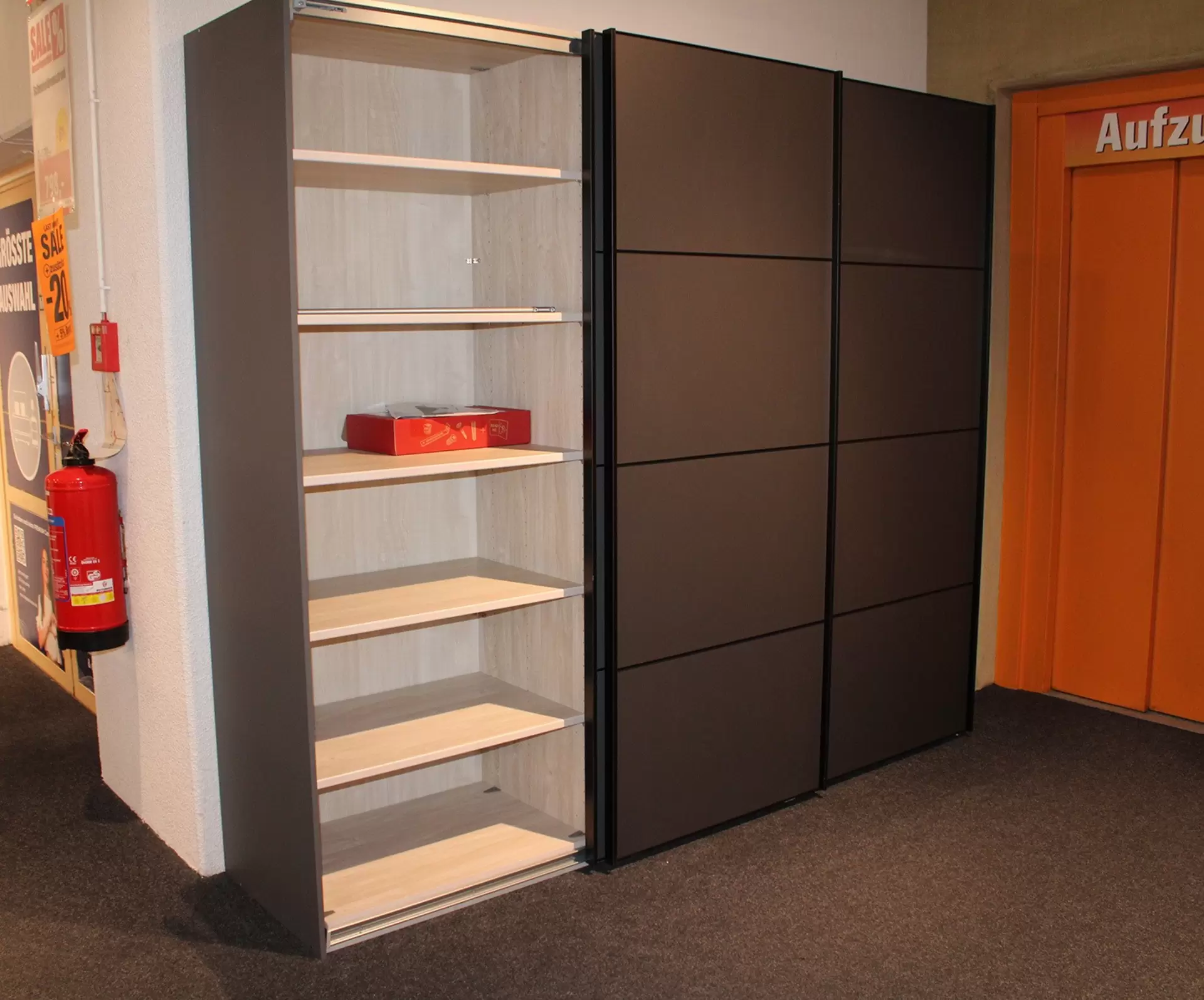 Schwebetürenschrank PHOENIX geöffnet links