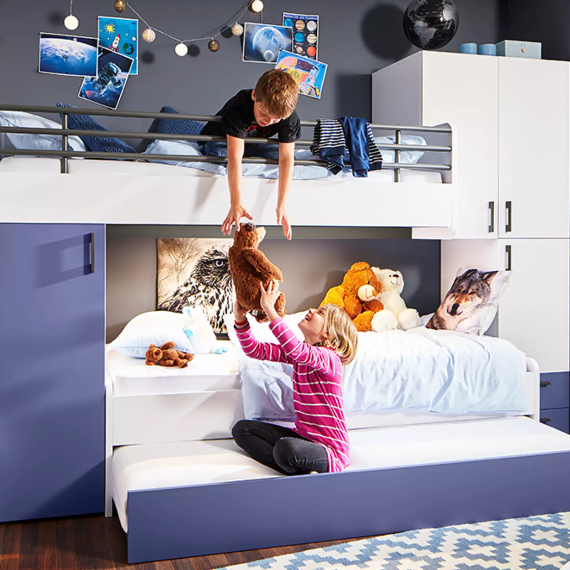 Dunkelblaues Jugend Schlafzimmer von der Marke Möbelfabrik Rudolf