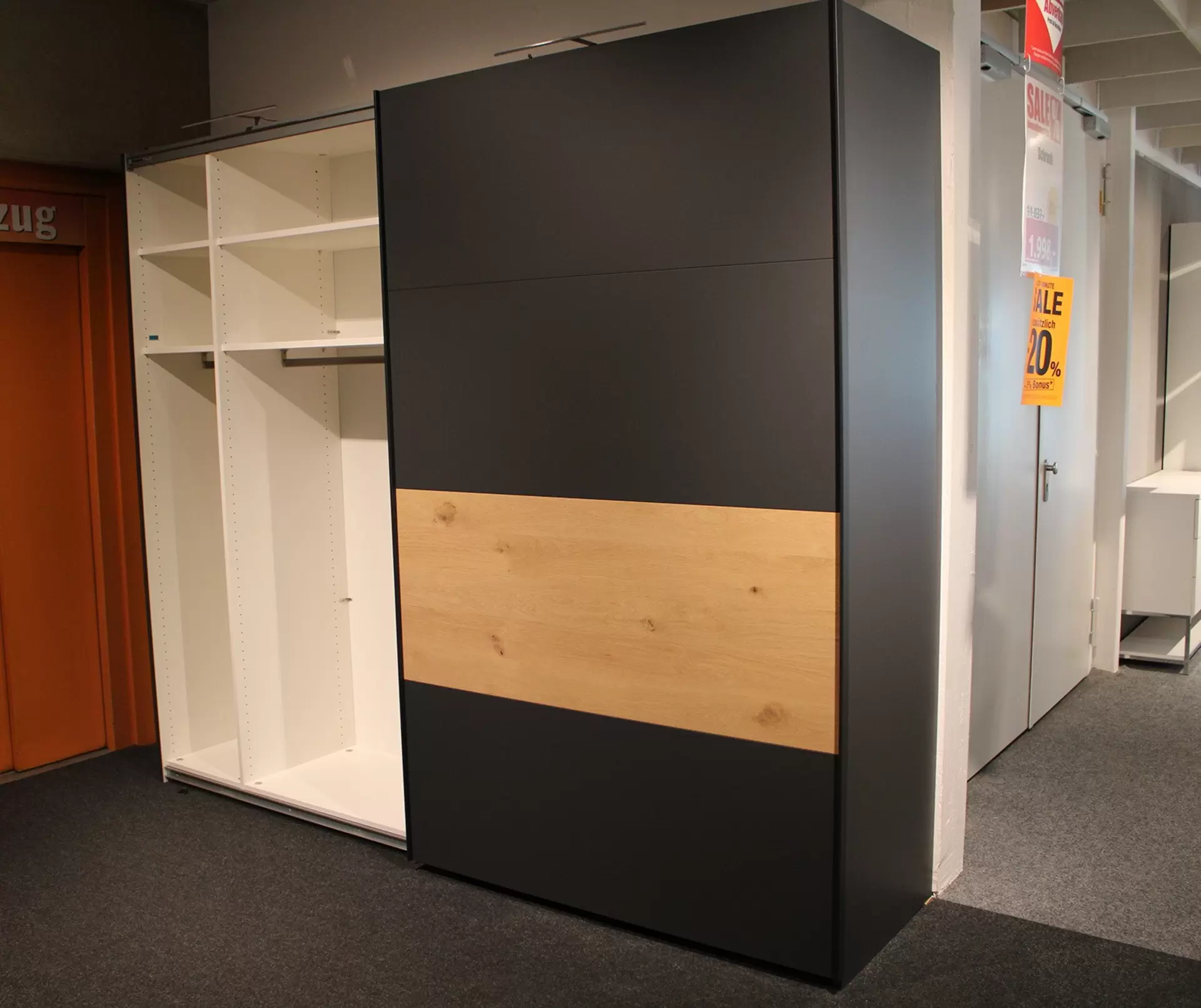 Schwebetürenschrank AMADO  geöffnet links