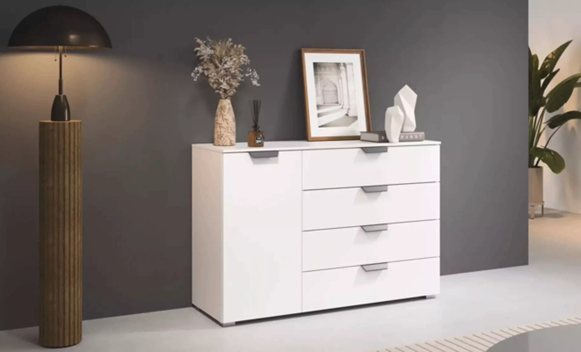 Modernes Sideboard in Hochglanzoptik von rauch Orange