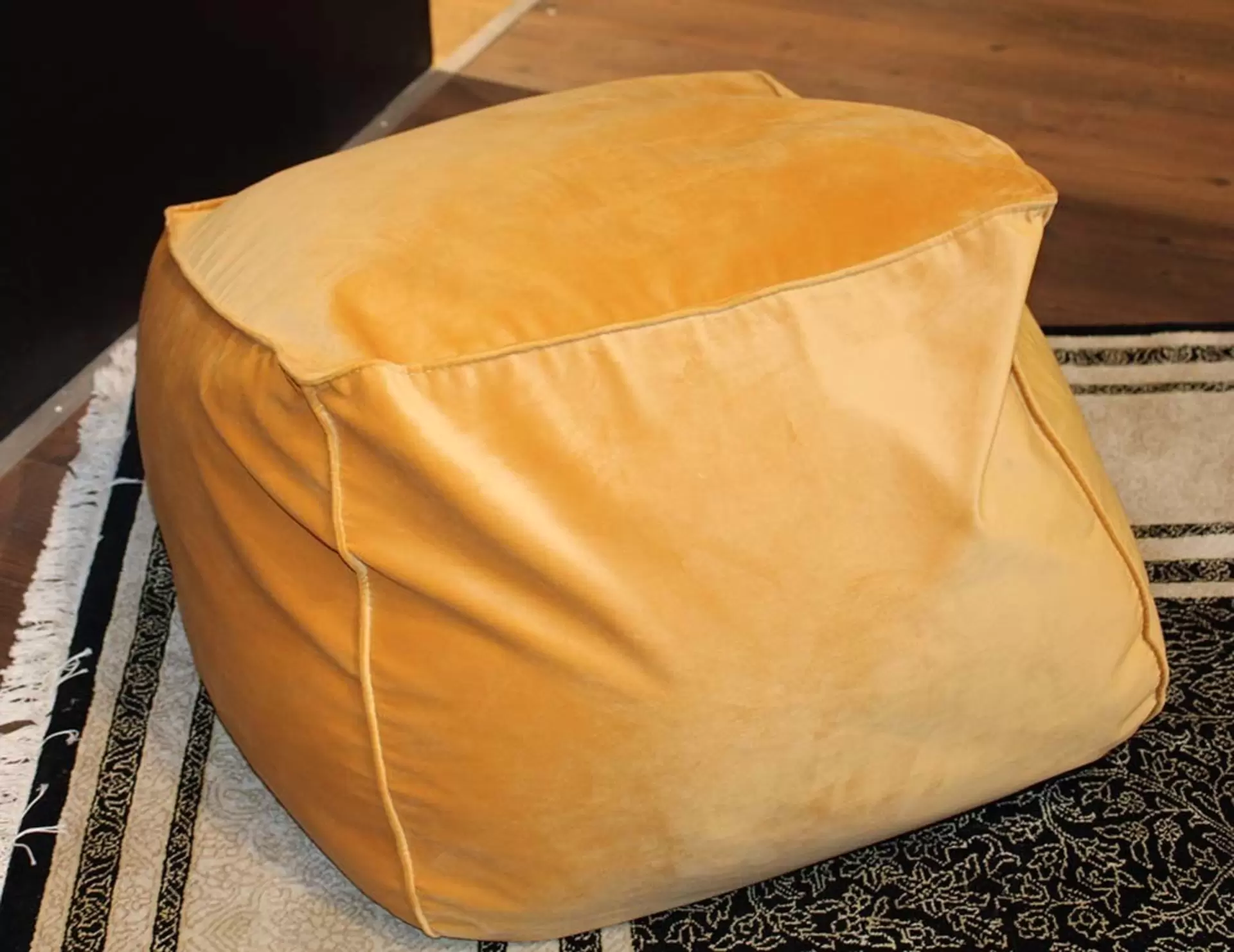 Gelber Würfel Sitzsack