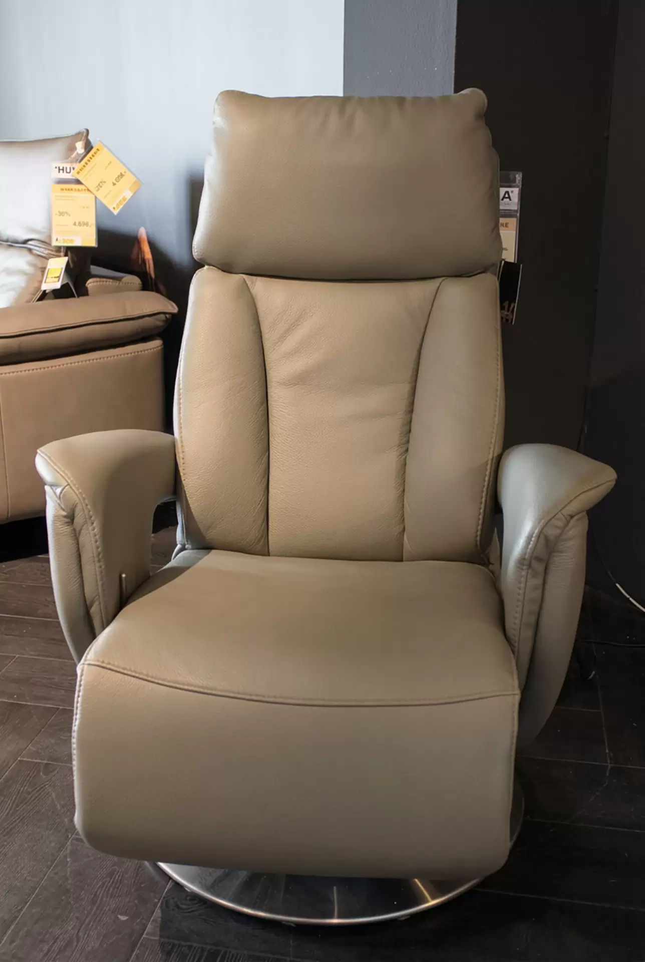 Der Relaxsessel HU-EC22138 von Hukla in Beige