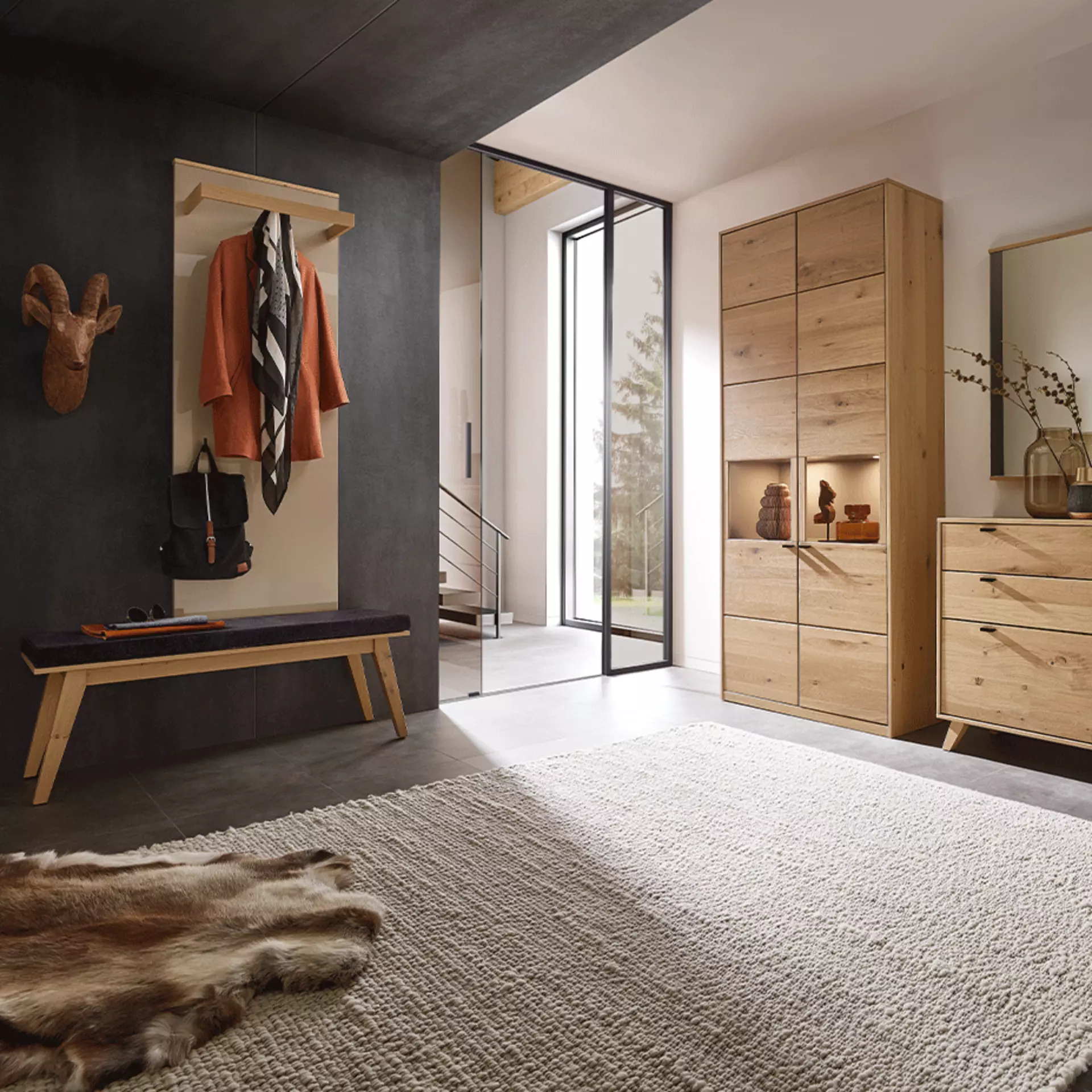 Großer Eingangsbereich mit Möbel Inhofer gemütlich einrichten