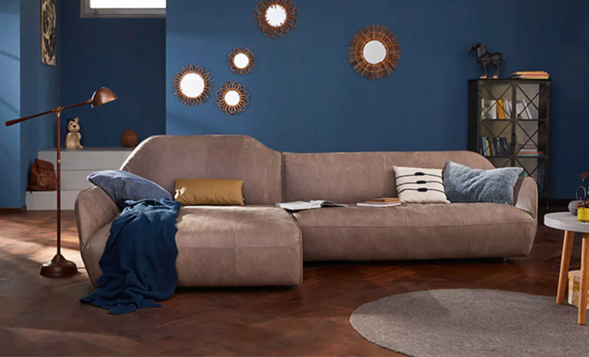 Designsofa CR 480 in der Ausführung Leder Beige von Creation by Rolf Benz