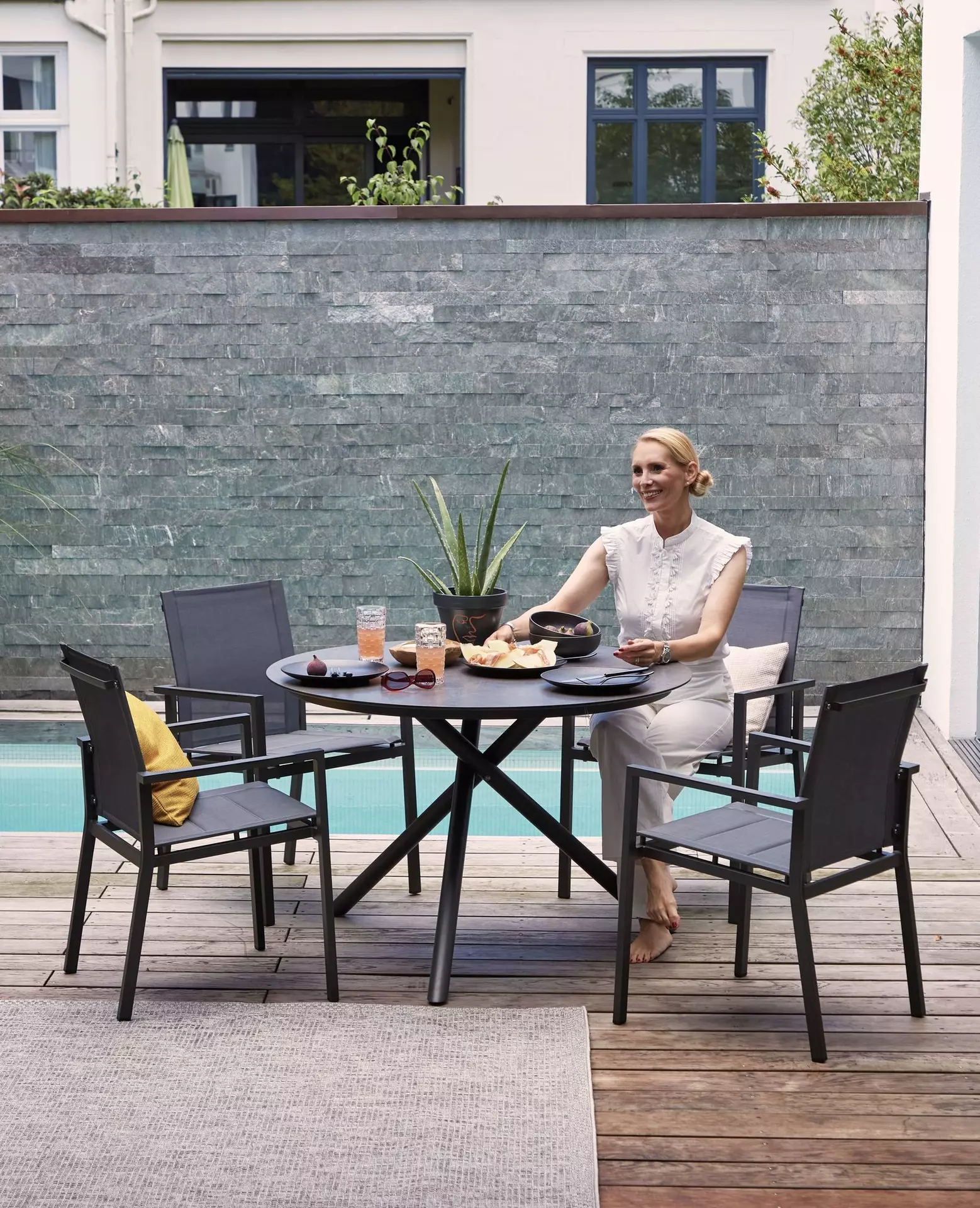 Gartentisch ALINA II Outdoor Metall 110 x 75 x 110 cm