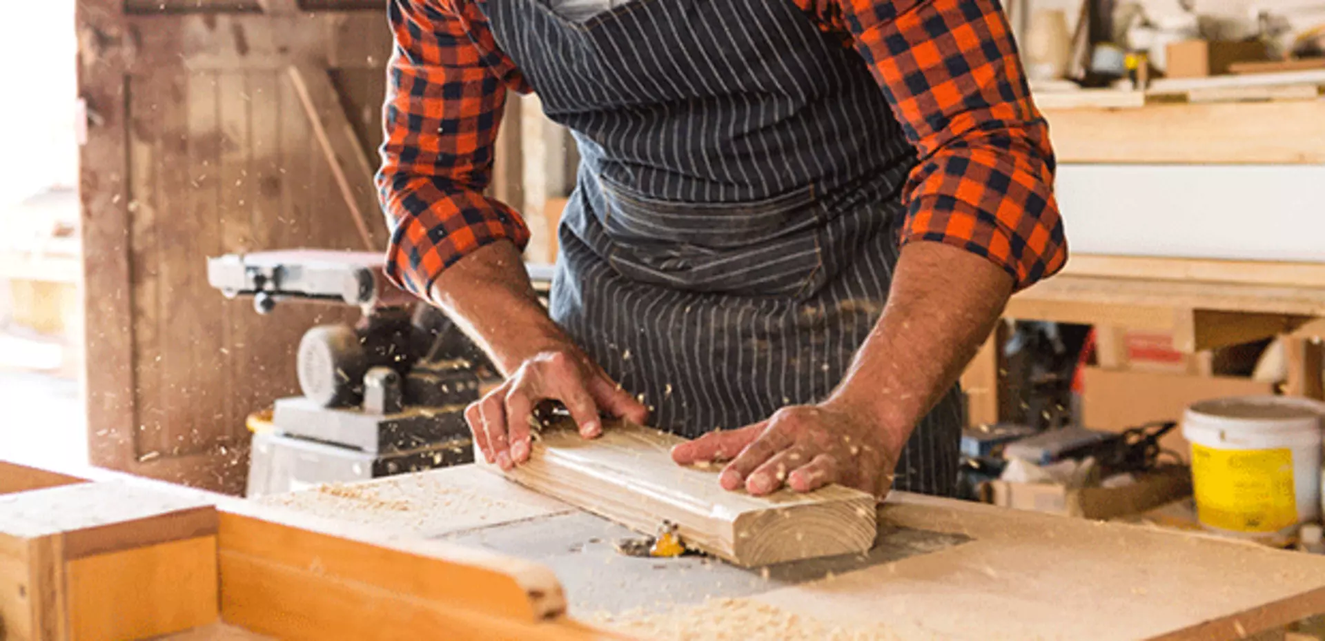 Arbeiten in der Schreinerei