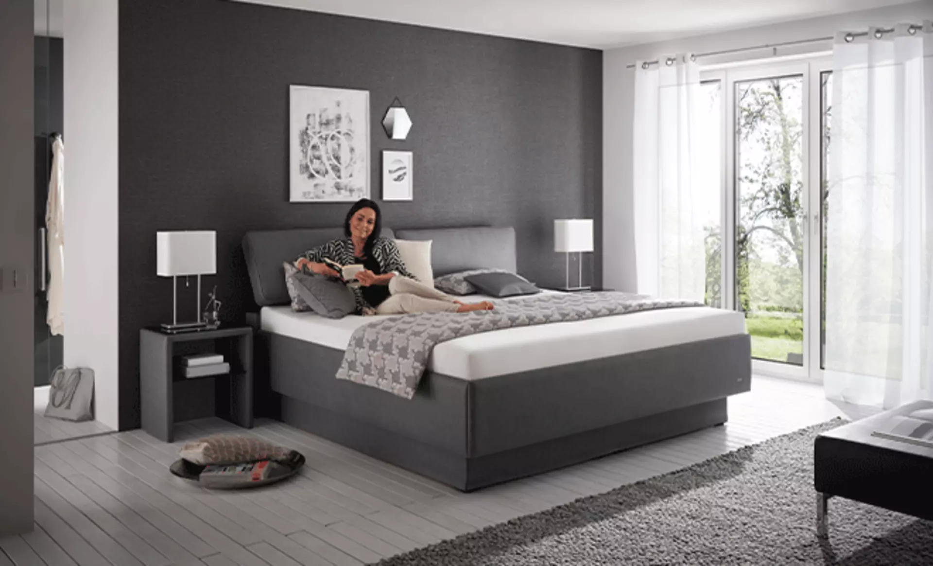 Großes Boxspringbett von Ruf Betten mit durchgehender Matratze