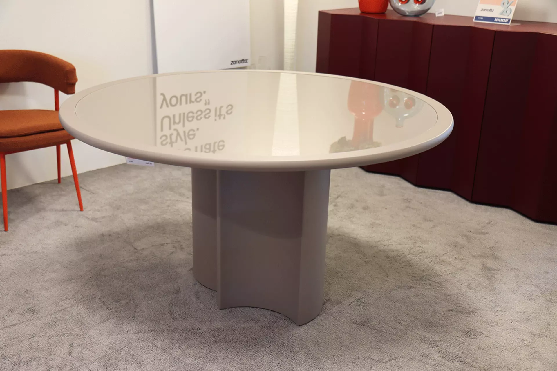 BOL Tisch von Zanotta bei interni by inhofer