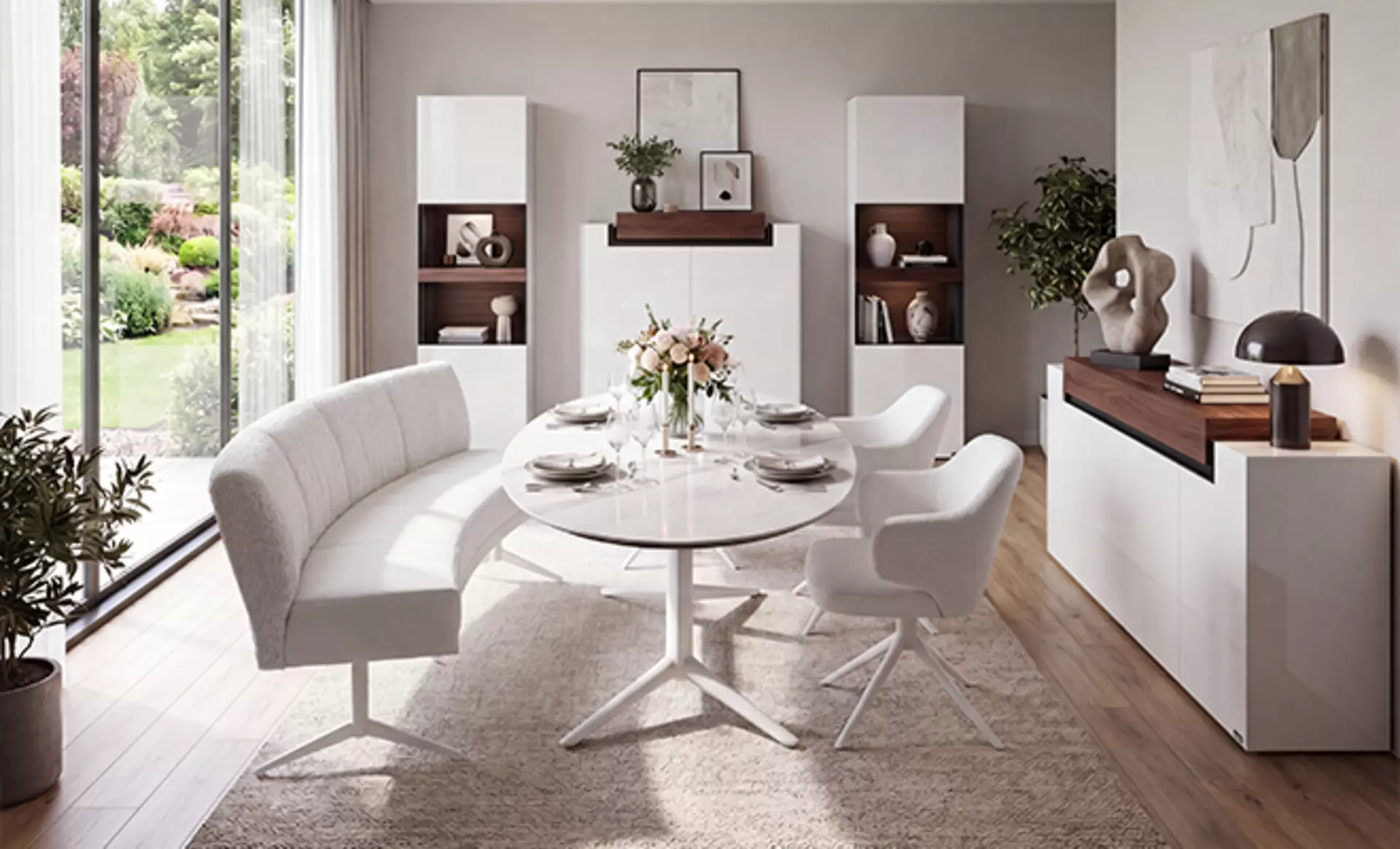Die Vono und Dekton Serie der Esszimmermöbel von Hülsta in weißem Stoffbezug und Weißer Tischplatte in einem modernen Esszimmer