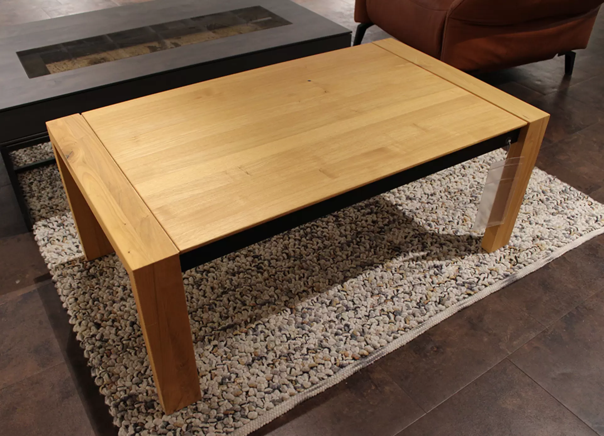 Der Couchtisch KULMA von Decker aus Eiche