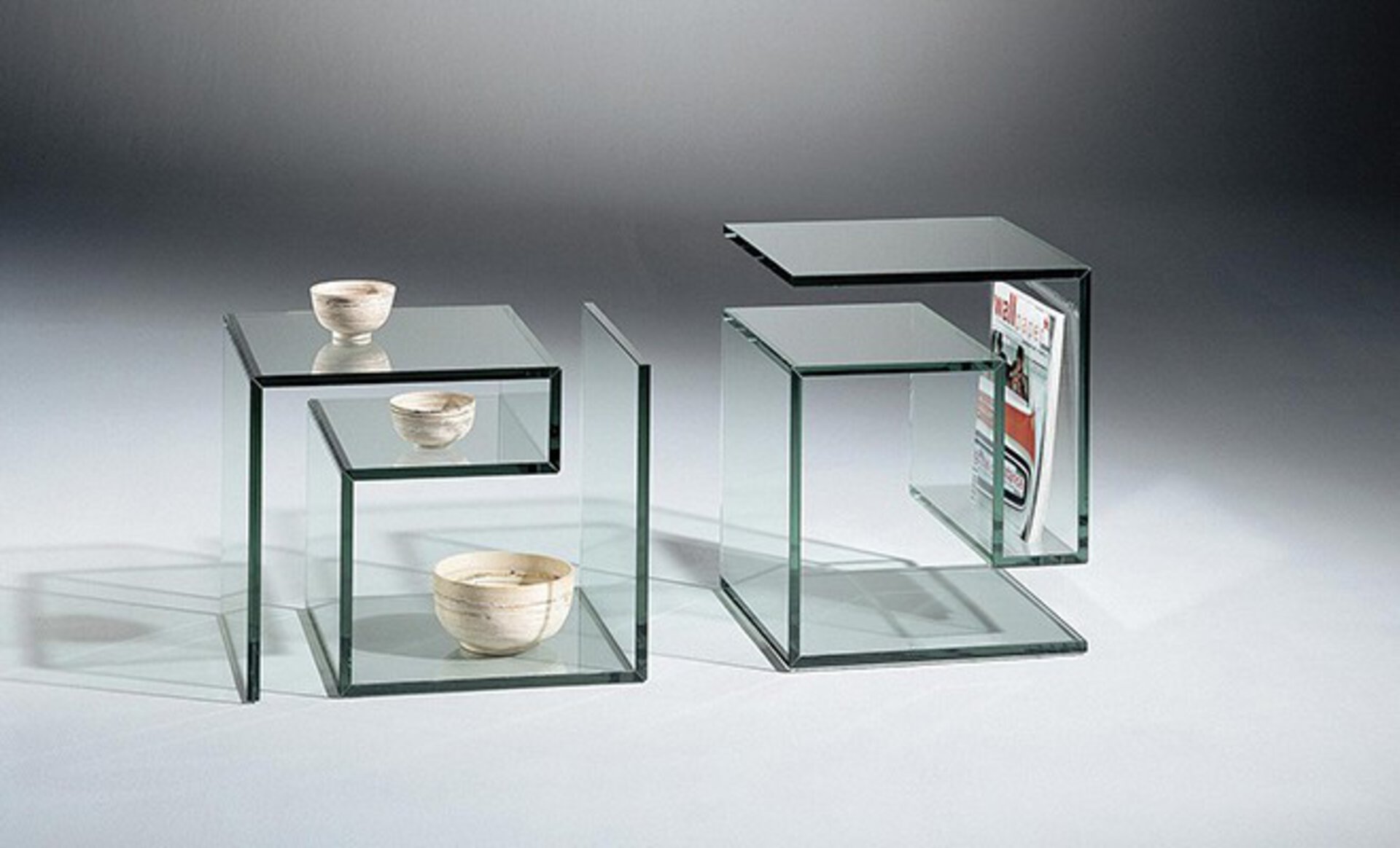 Designer Couchtische aus Glas von Dreieck Design bei interni by inhofer