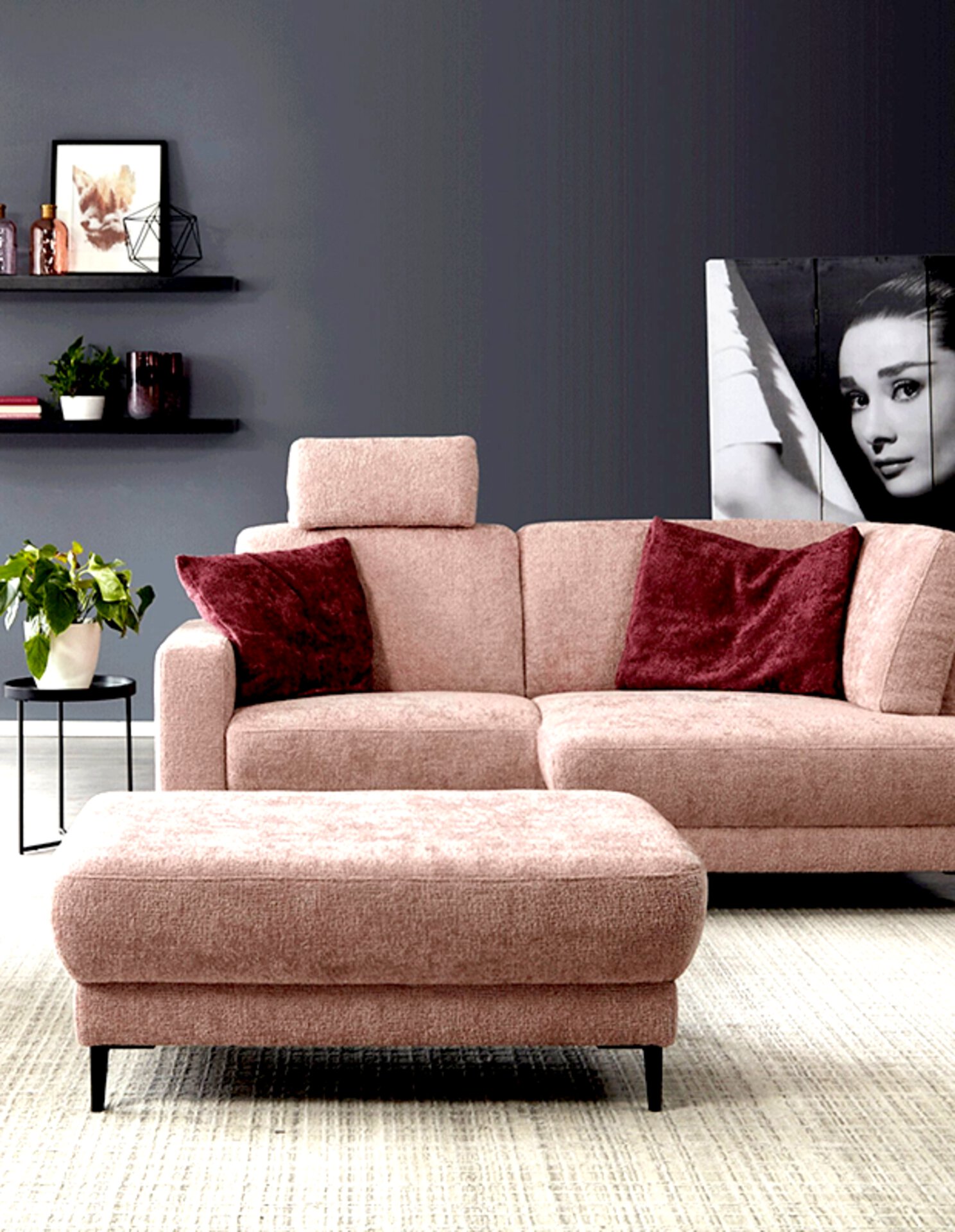 Sofa in pastelligem Rosa