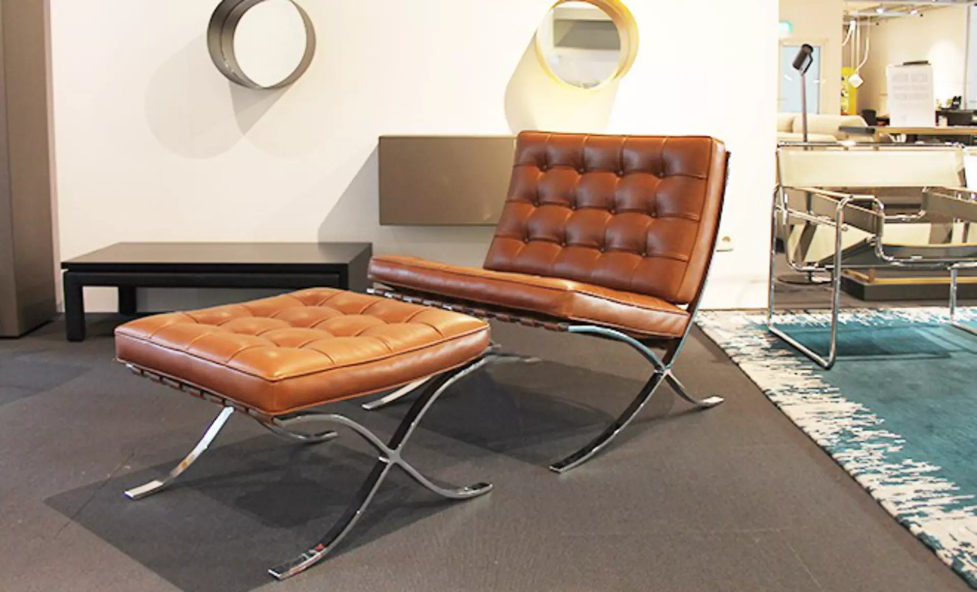 Der Barcelona Sessel Relax aus der Mies van Rohe Collection bei interni by inhofer