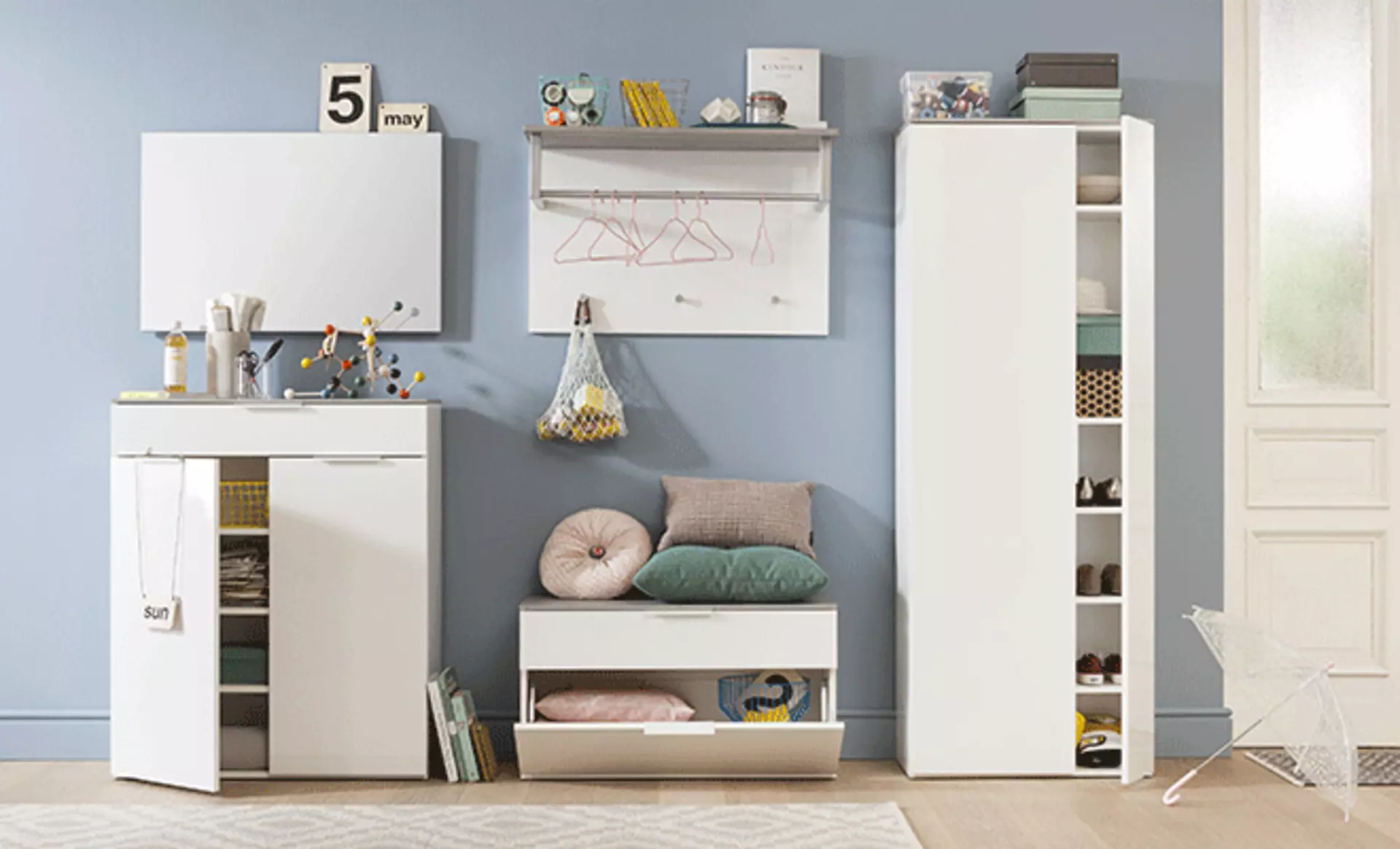 schöne Garderobenmöbel in weiß von Composad