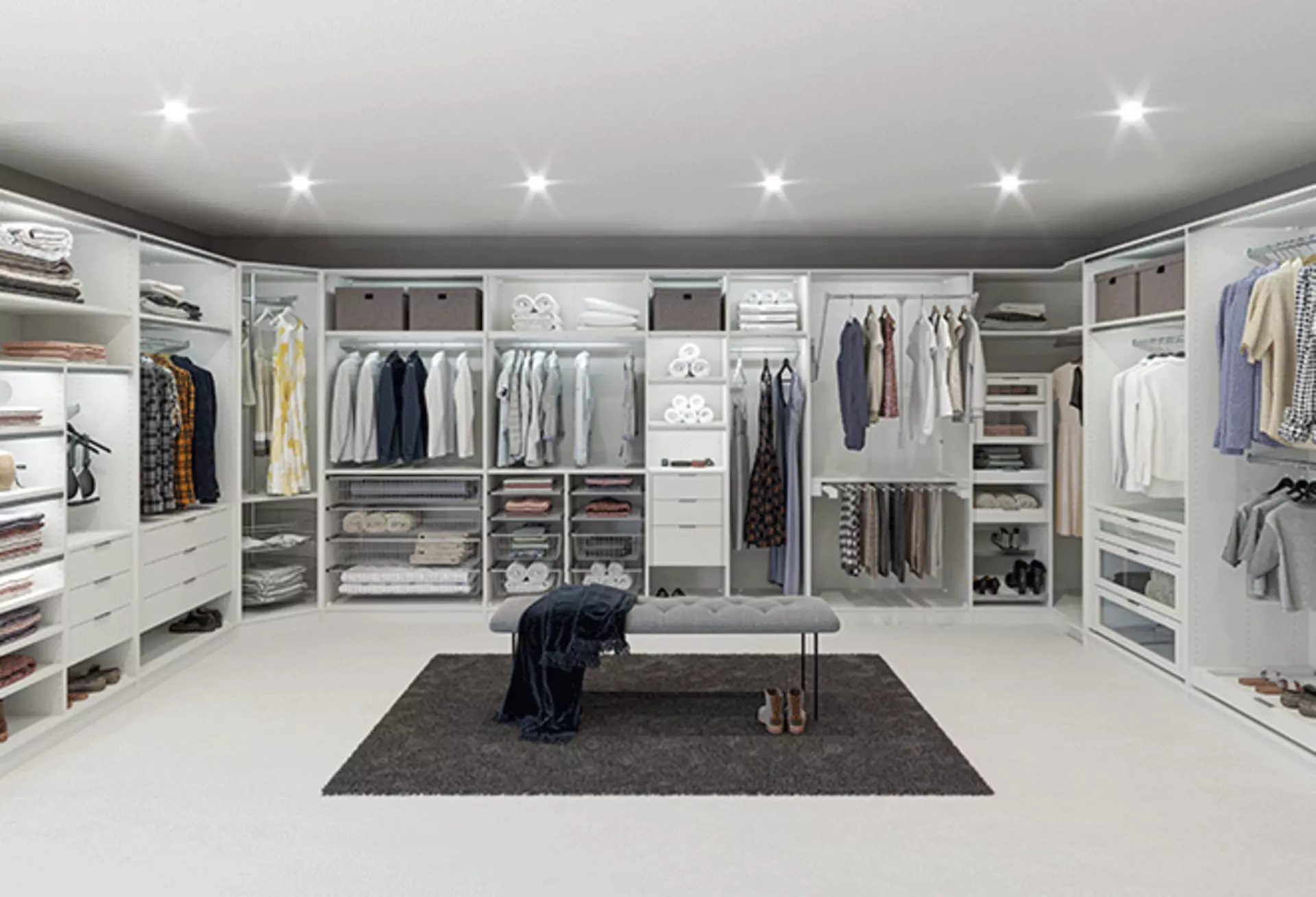 Umfangreiches Aufbewahrungssystem von Jutzler für maßgeschneiderte Schranklösungen