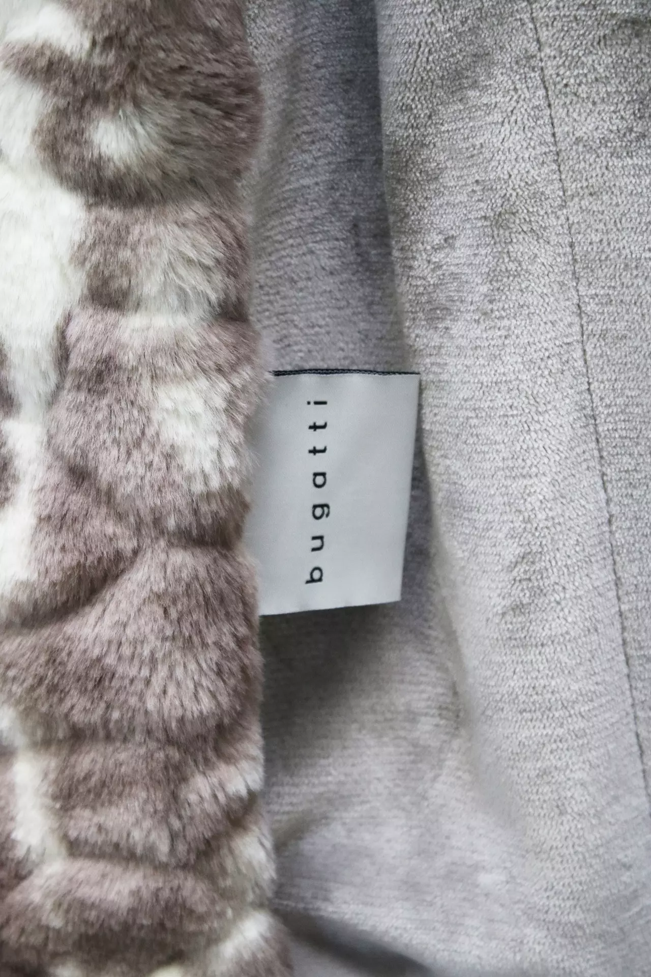 Kuscheldecke Felldecke bugatti Textil 150 x 200 cm