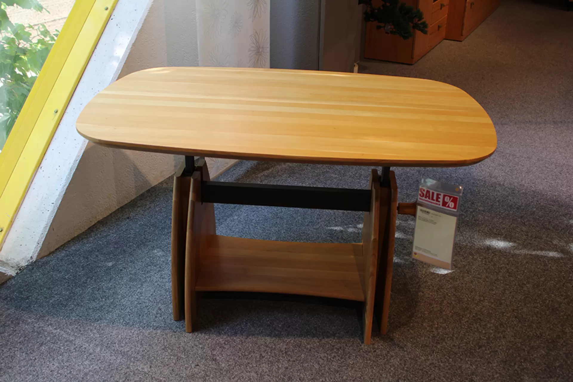 Der Couchtisch 1731H-679-25 von Hasse aus massivem Holz