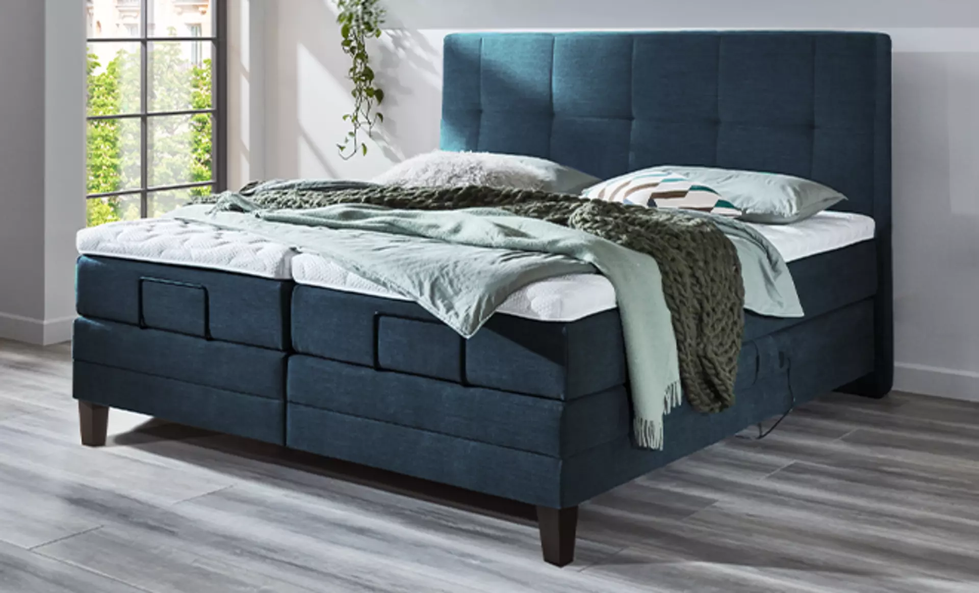 Großer Soppelbett mit zwei separaten Matratzen