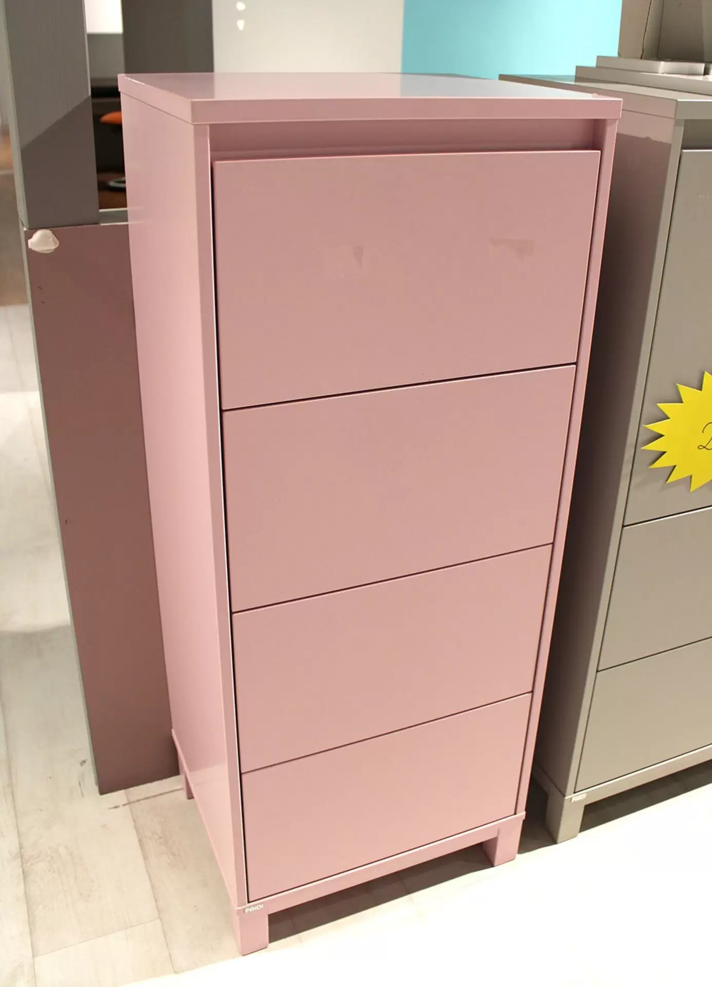 Highboard in rosa