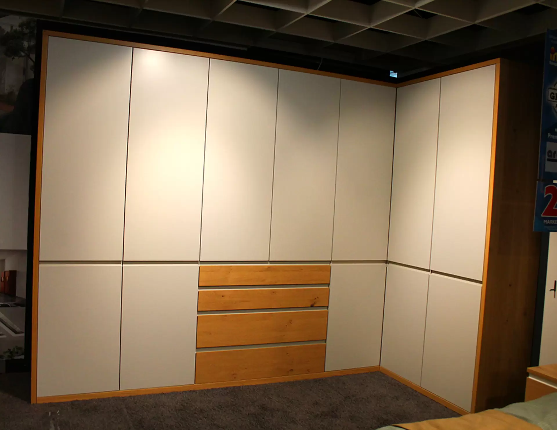 Das Schlafzimmer AXOR S von RMW in Asteiche und seidengrau