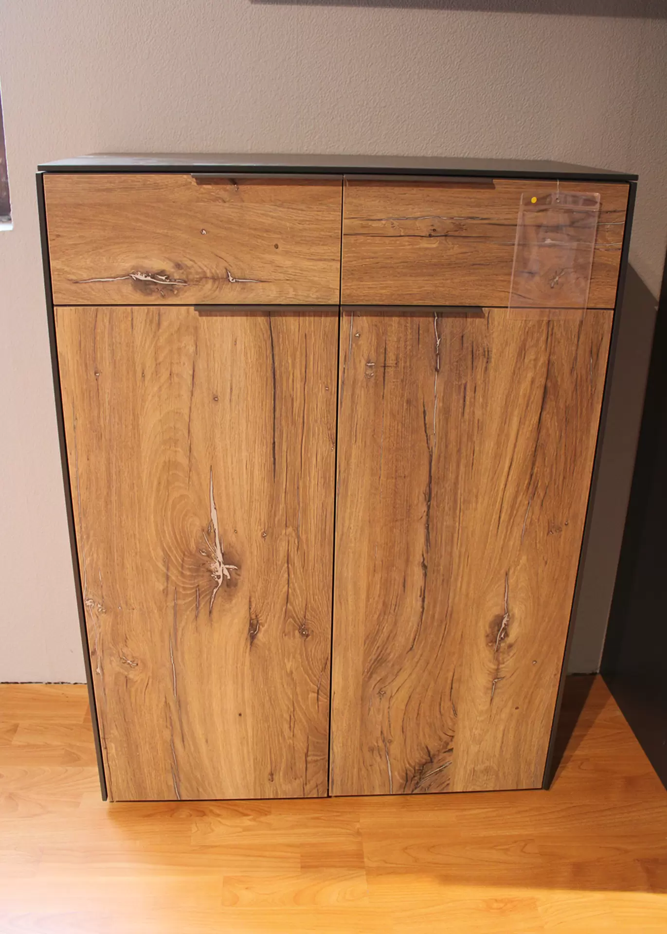 Der Aktenschrank YOLO MIO von Maja-Werk in Anthrazit und Zinneiche Nachbildung