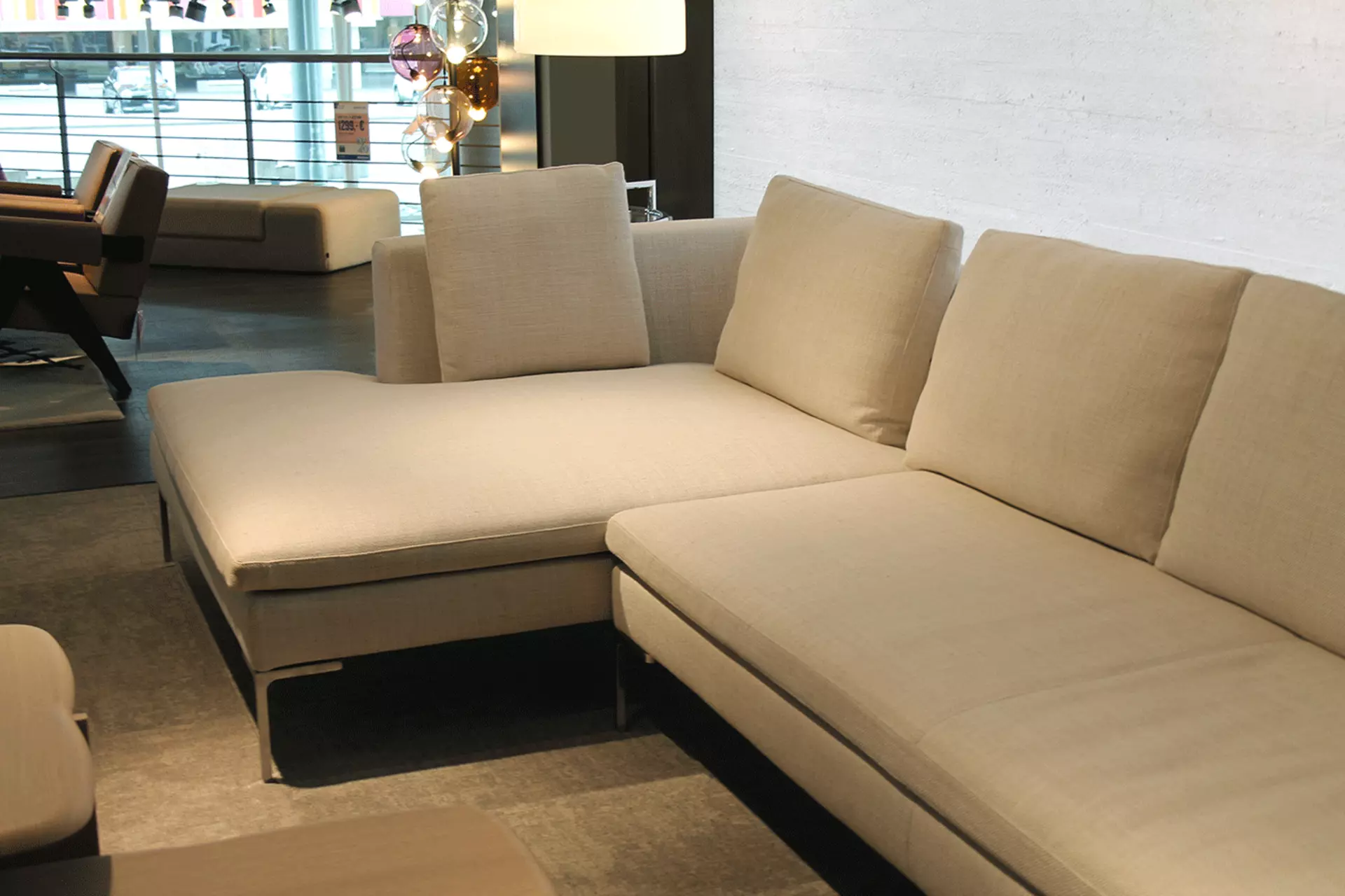 Üppige Sitzflächen beim Sofa Charles von B&B Italia