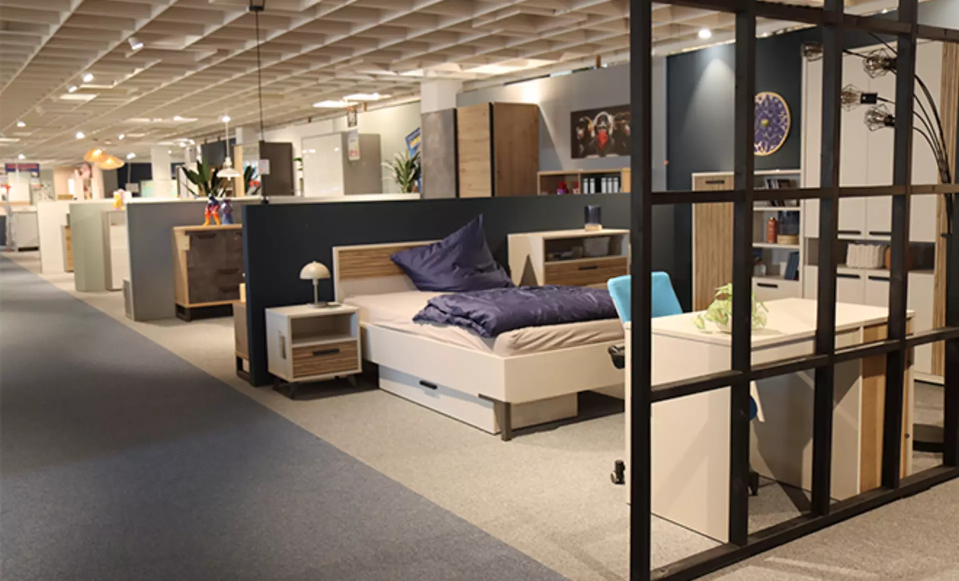 Jugendzimmer aus Holz in we0ß