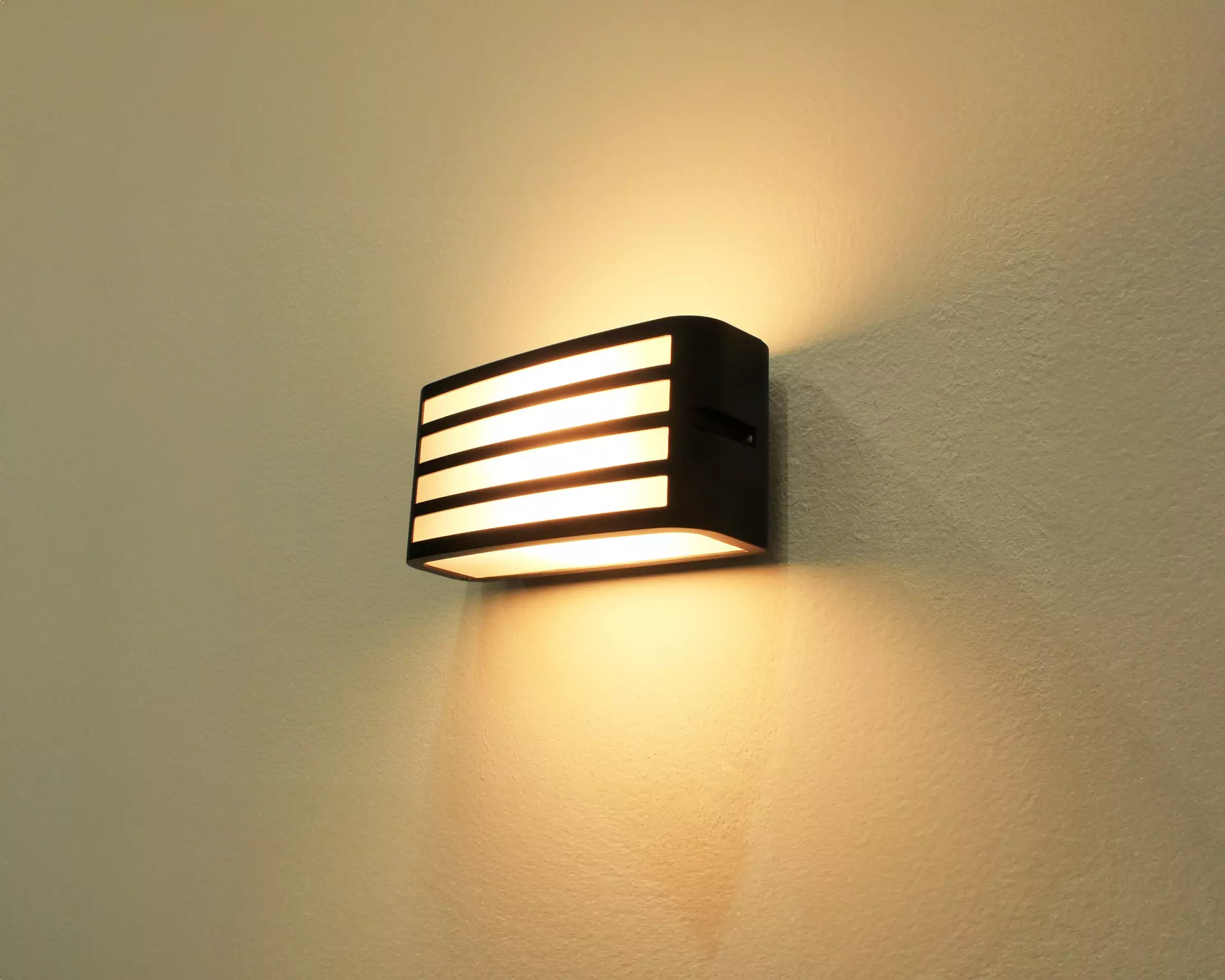 Wand-Aussenleuchte LEIPZIG Eco-Light Metall 9 x 11 x 22 cm