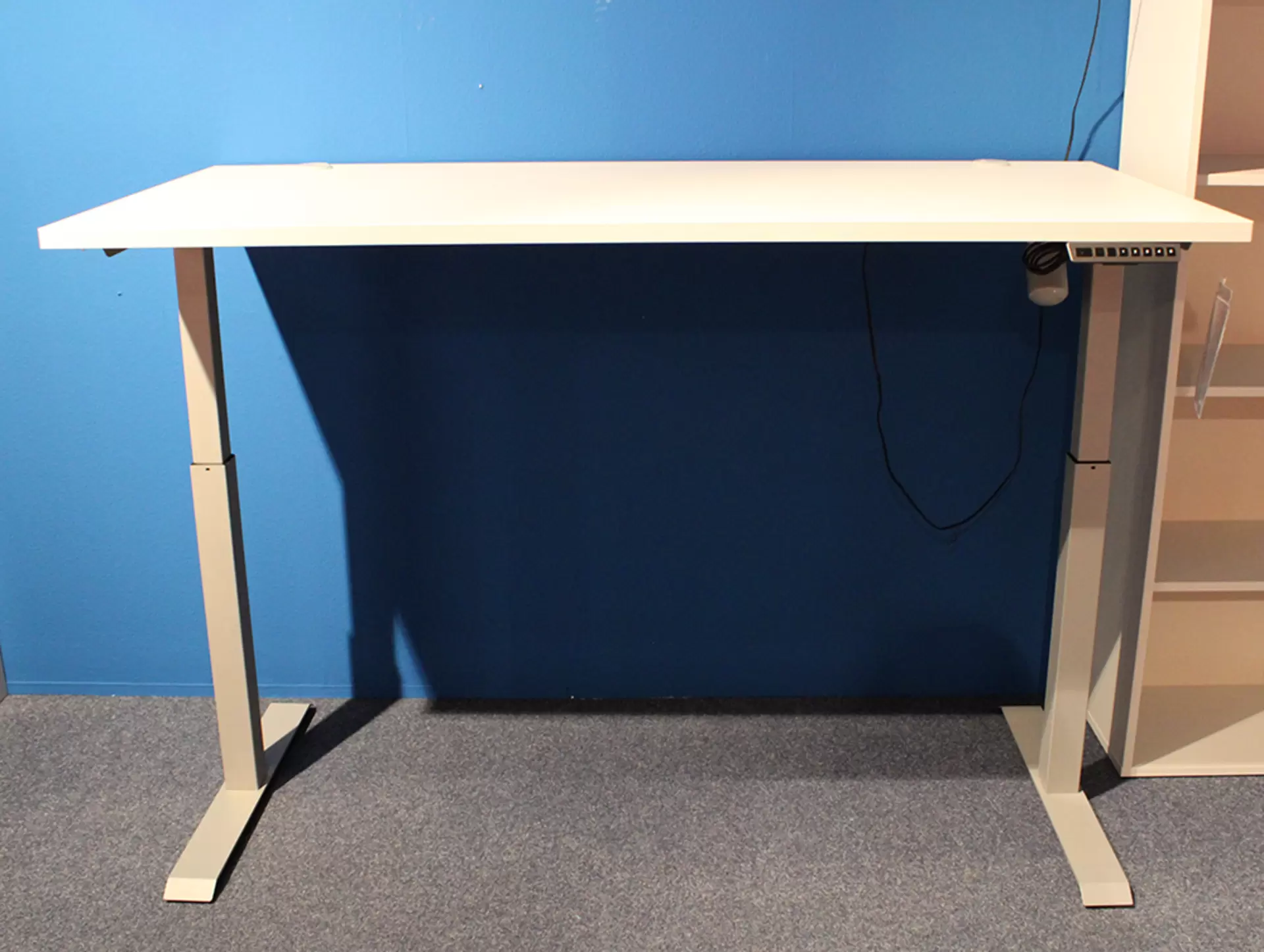 Der Schreibtisch PRONTO 2 G0 von Bega Consult