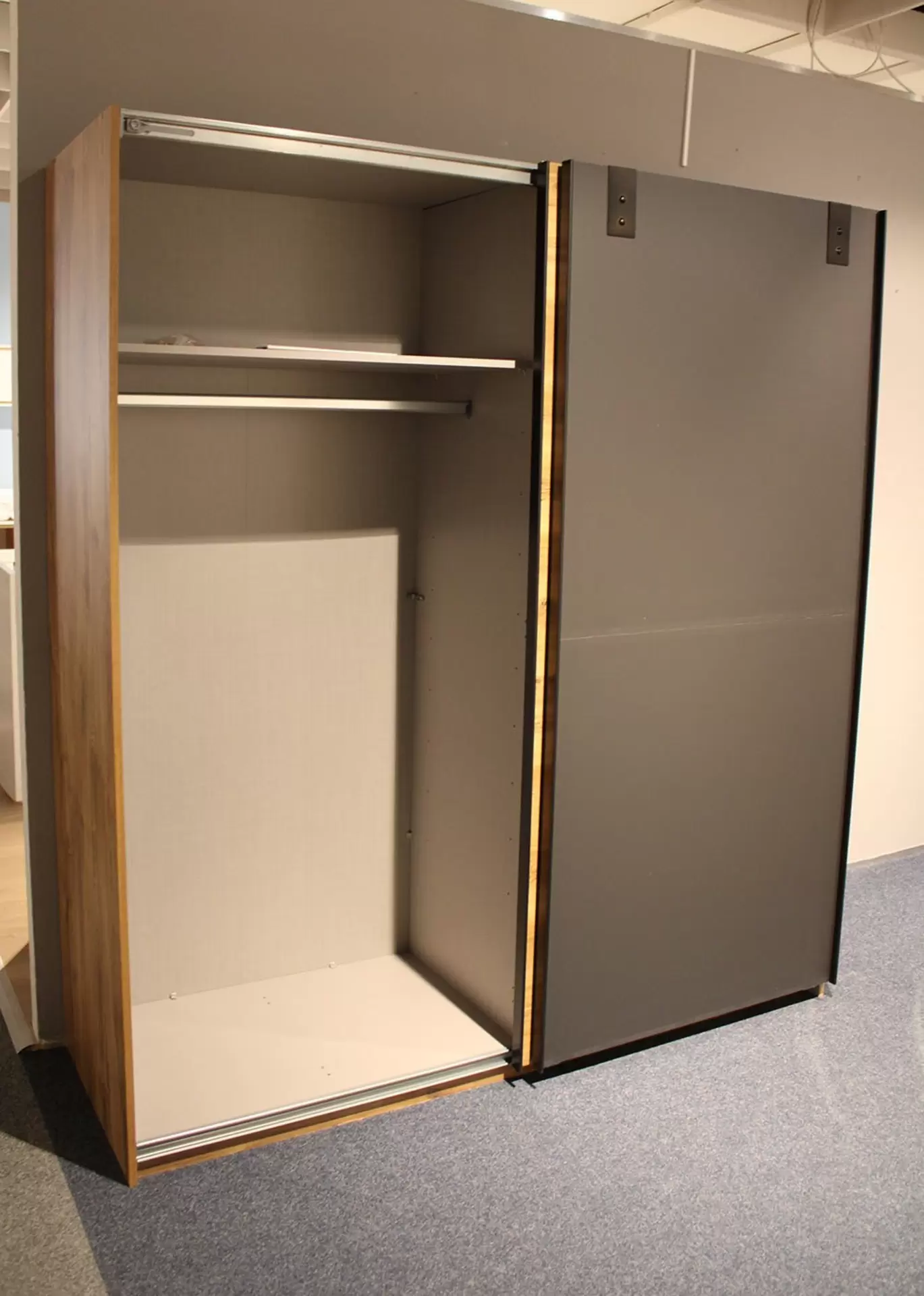 Schwebetürenschrank LIVERPOOL