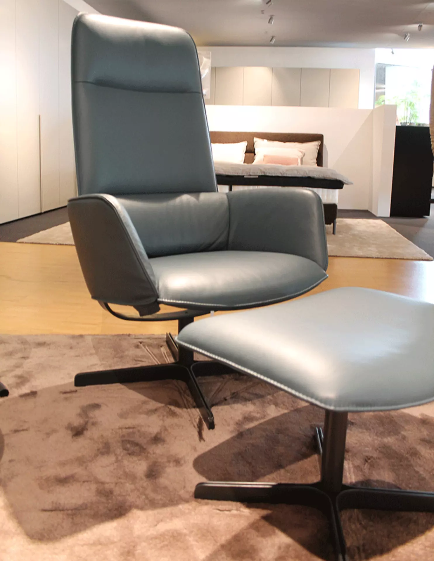 Detailansicht des Hockers des REX Relaxsessels