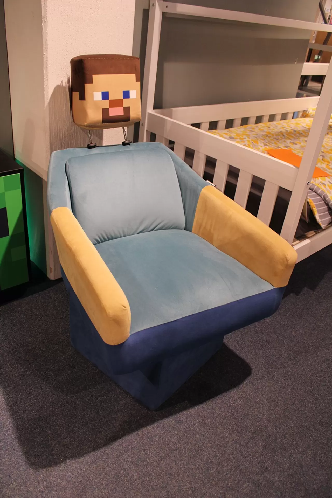 Drehsessel im Design von Steve aus Minecraft