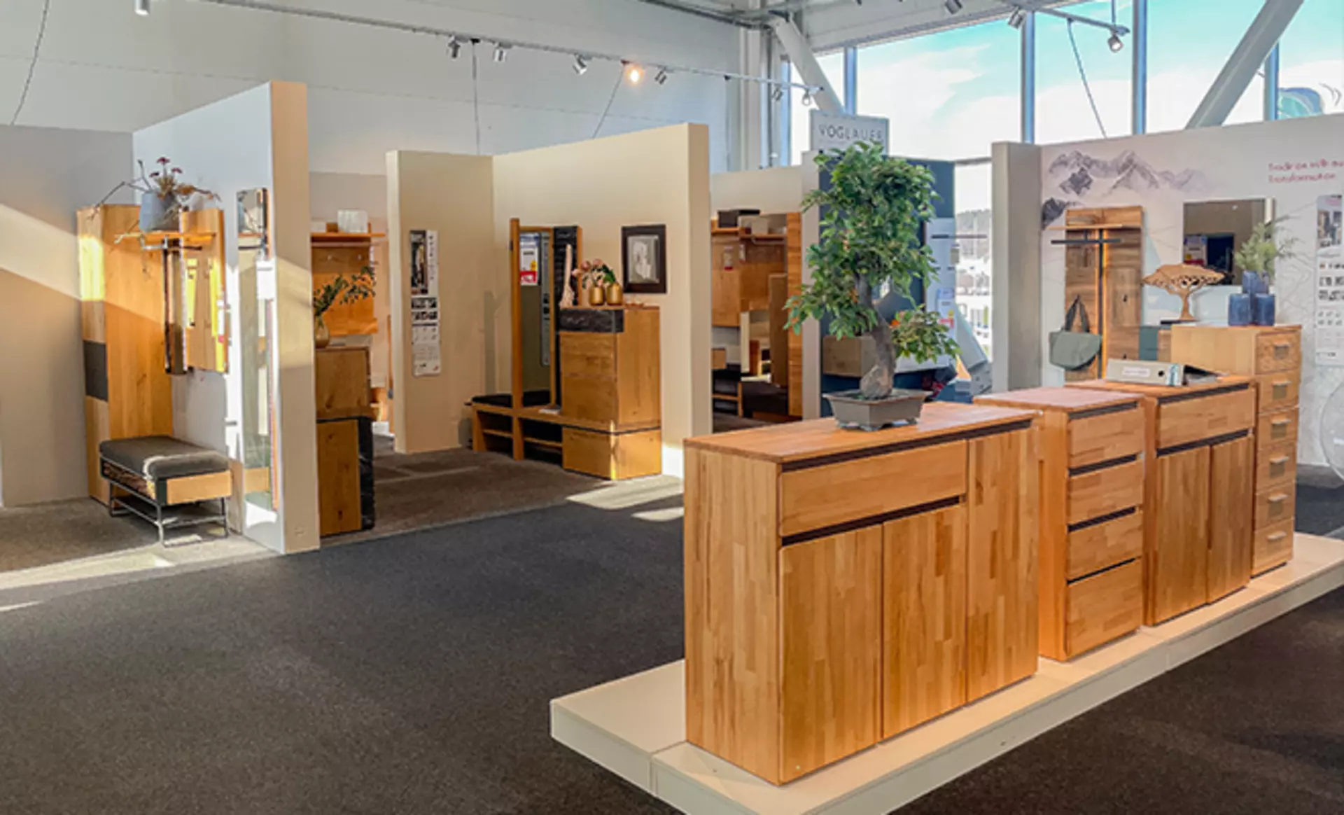 Garderobenausstellung bei Möbel Inhofer in Senden