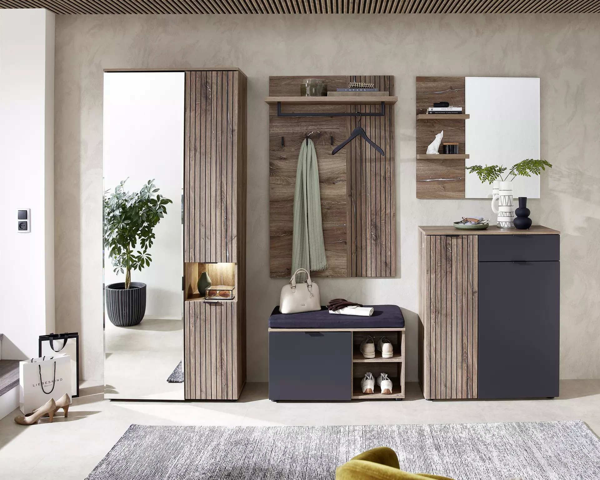 Garderobenkombination LINEA inDoor Holzwerkstoff 38 x 204 x 266 cm