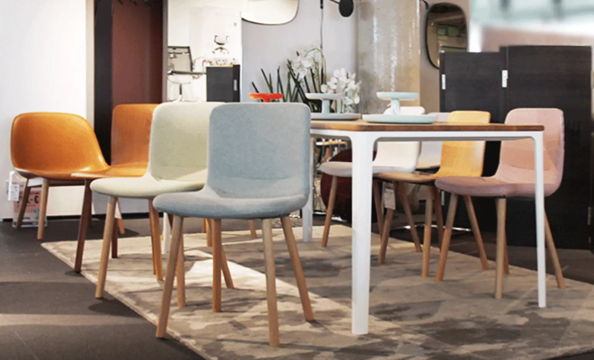 Designer Stühle und Tische von Vitra für das besondere Esszimmer