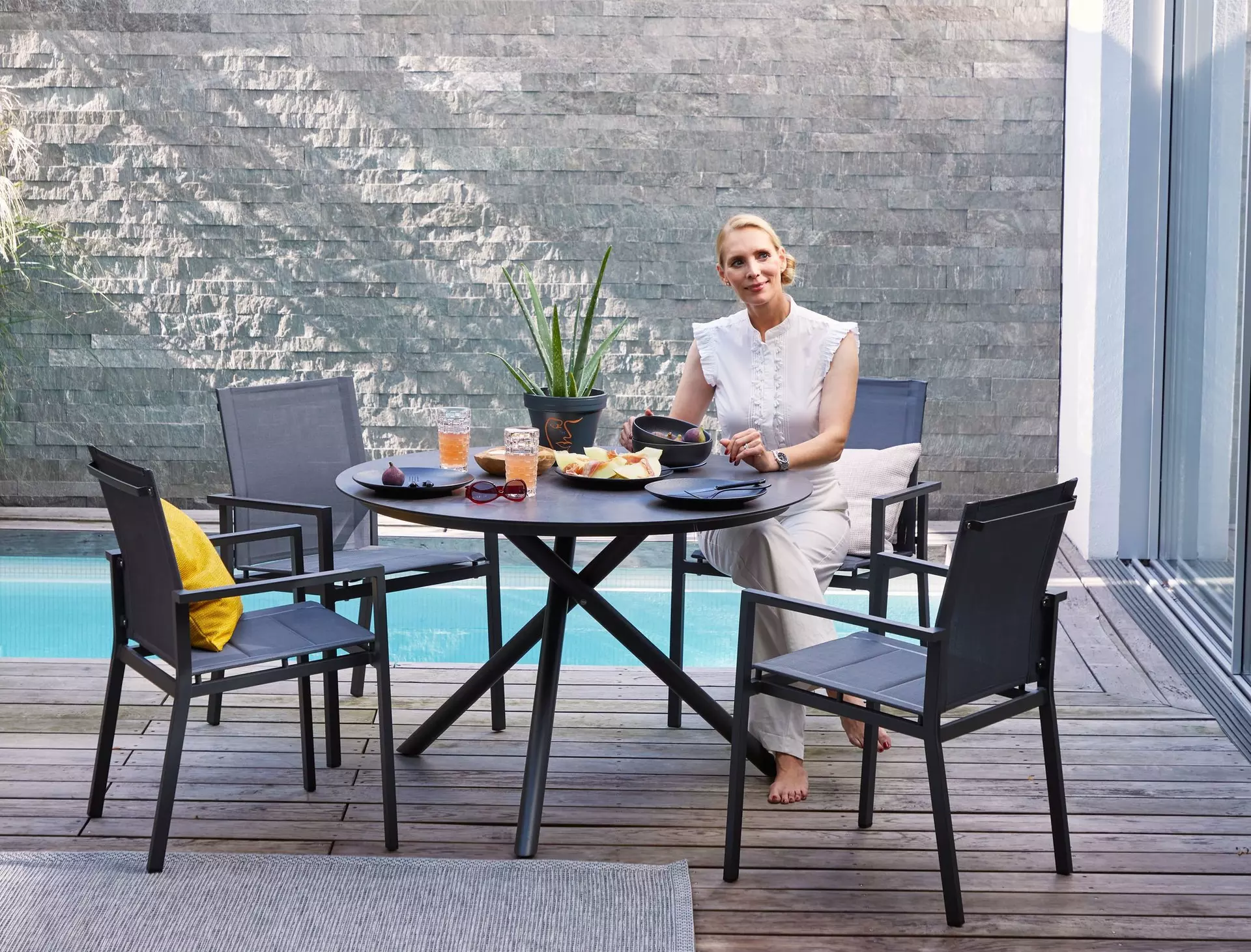 Gartentisch ALINA II Outdoor Metall 110 x 75 x 110 cm