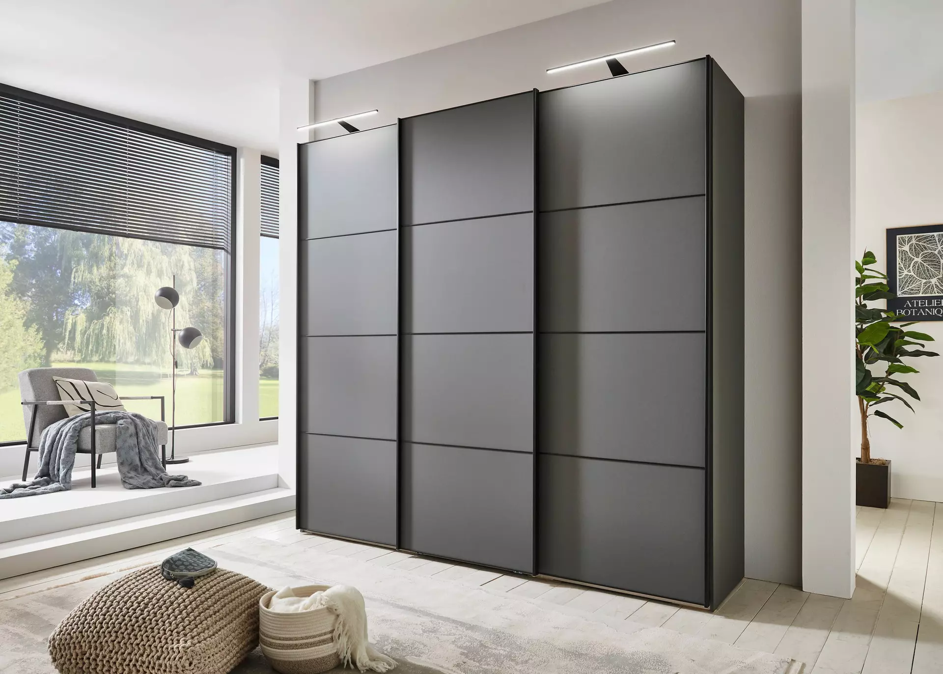 Schwebetürenschrank
