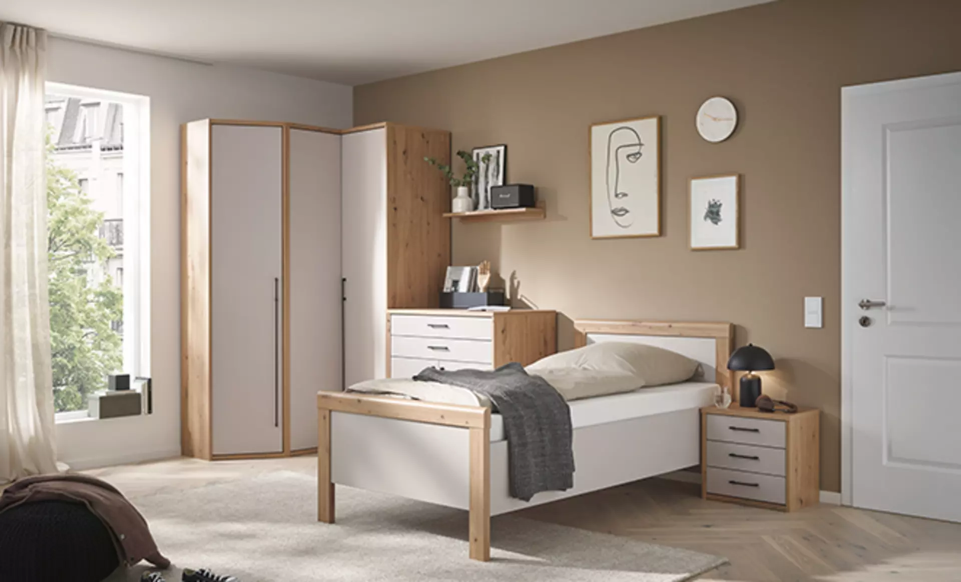 Modernes Schlafzimmer in beige von der Marke priess