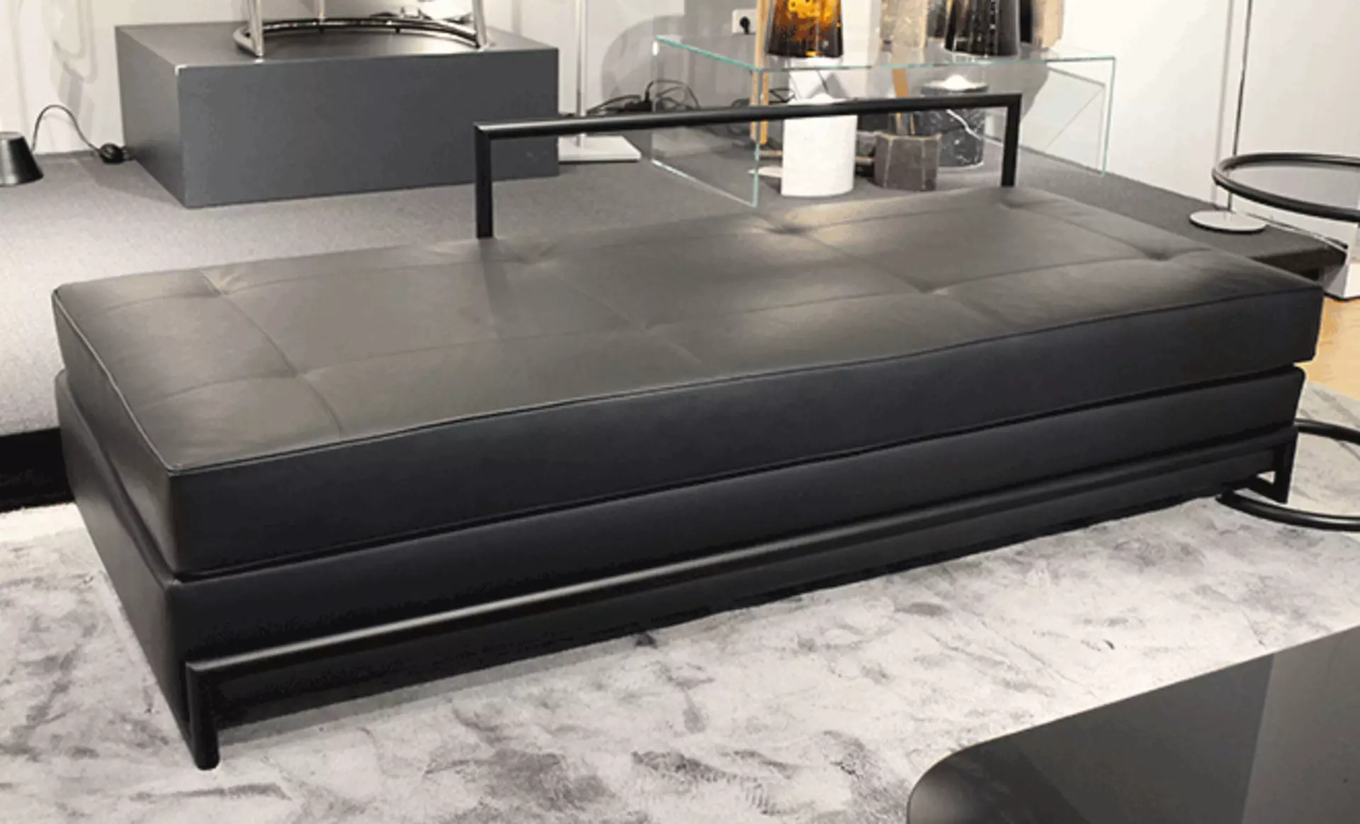 Schwarzes Daybed mit Lederbezug von Classicon