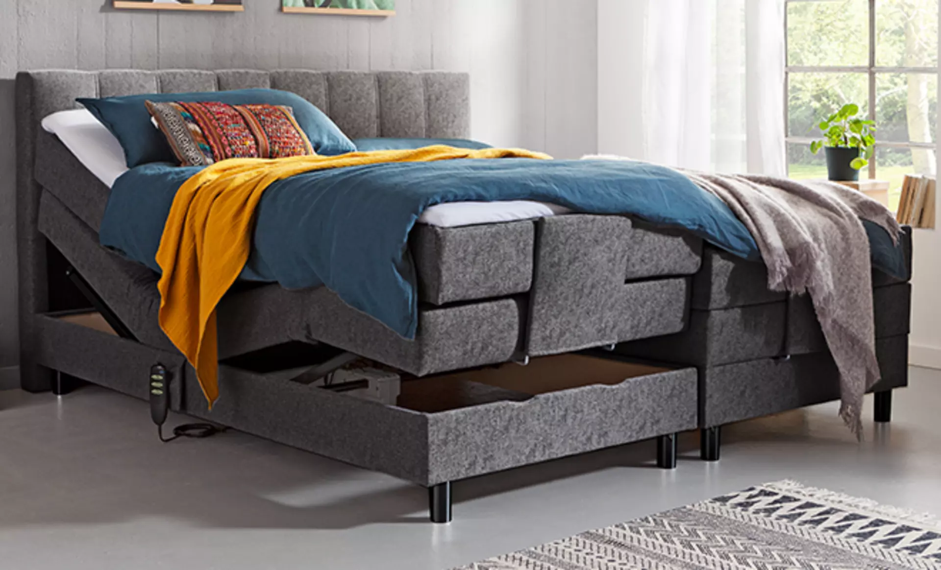 Echtes Boxspringbett mit gefederter Unterbox
