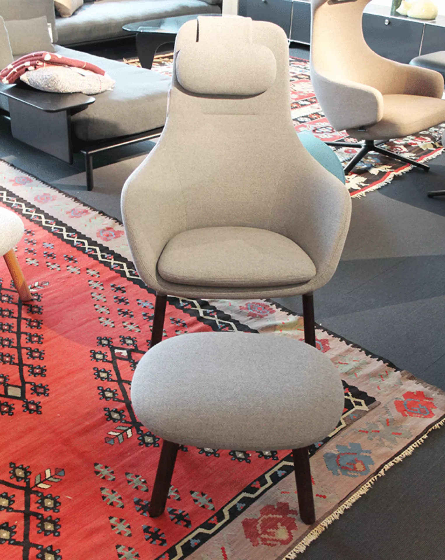 HAL Lounge Chair + Ottoman vitra. 