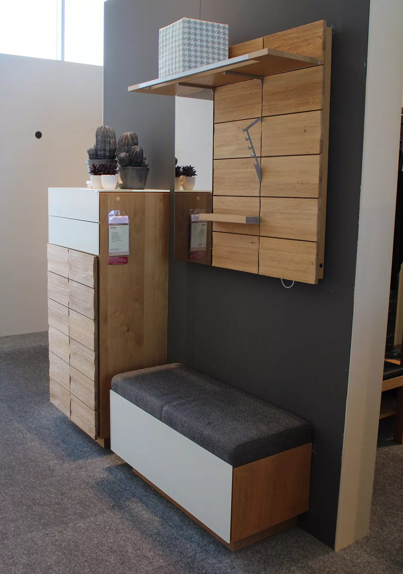 Garderobe V-MONTANRA
