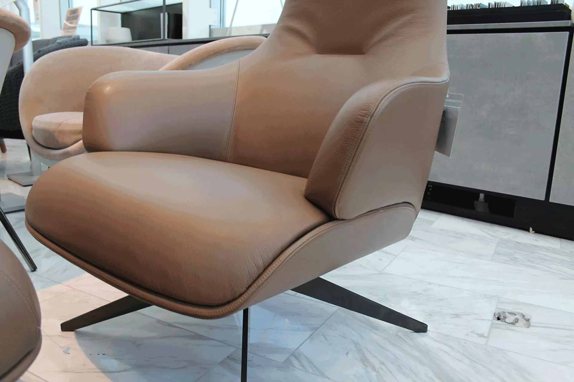 KENSINGTON Sessel mit Hocker Molteni&C 