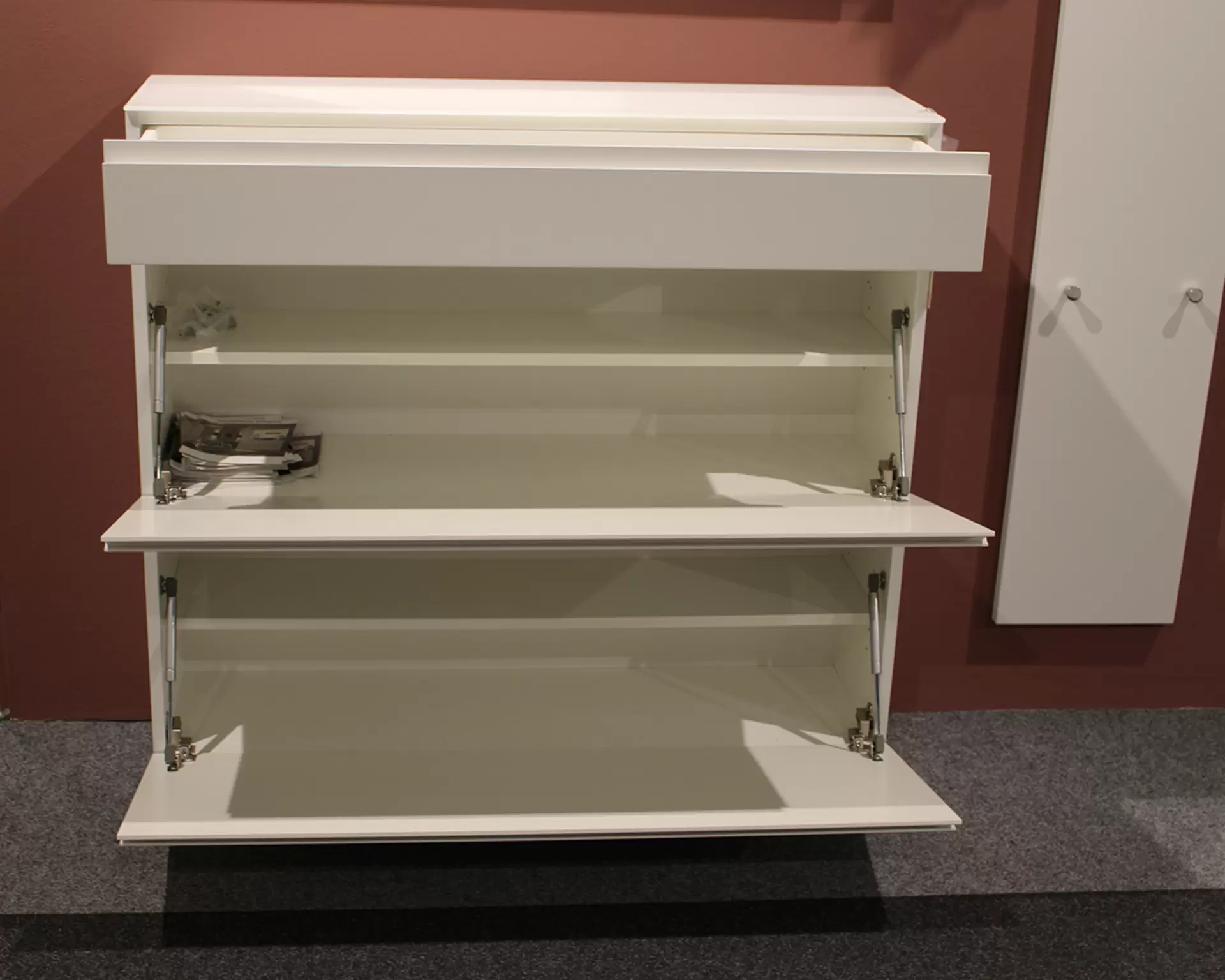 Garderobe GARDA Schuhschrank mit Füßen