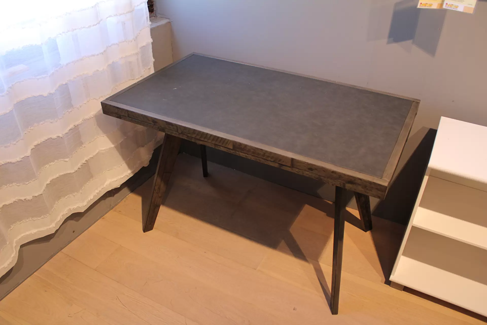 Schreibtisch SCOLA Akazie Vintage grey